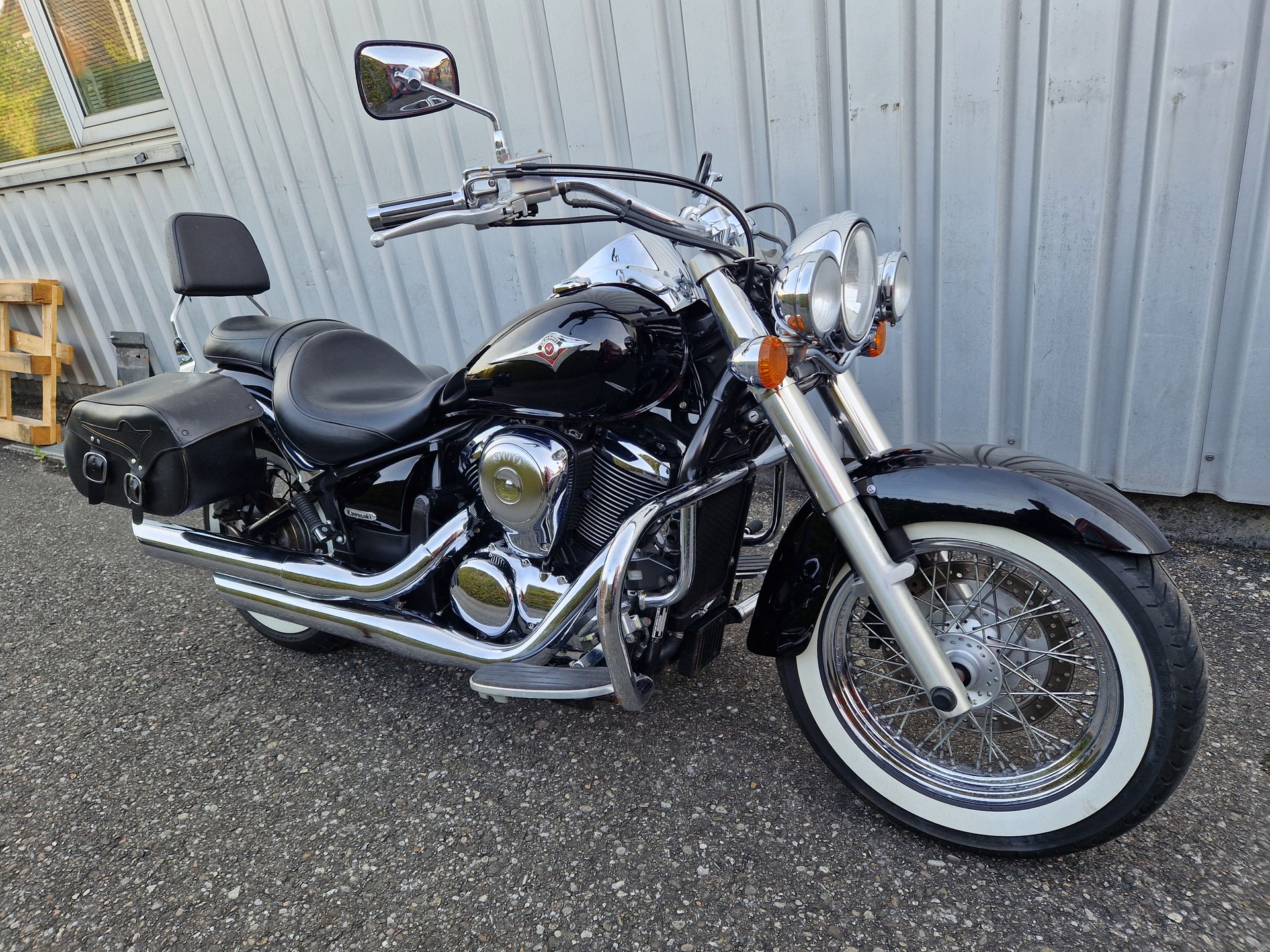 KAWASAKI VN 900 Classic Kundenauftrag-showroom-element-1