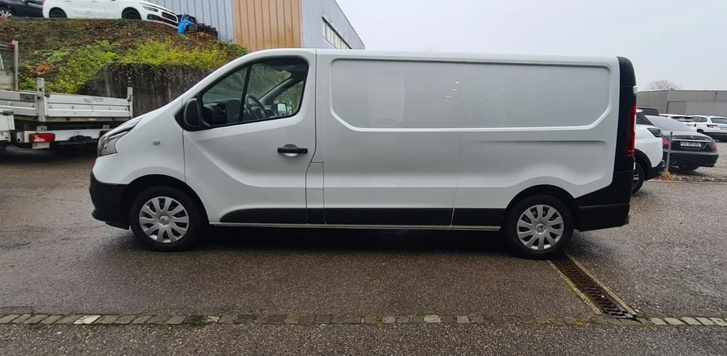 RENAULT Trafic 2.0 Energy dCi 120 3.0t Business L2H1 ** L2 H1 ** 3-Plätzer ** Klimaanlage ** Holz-Werkstatt-Einrichtung ** Modell 2022-image-3