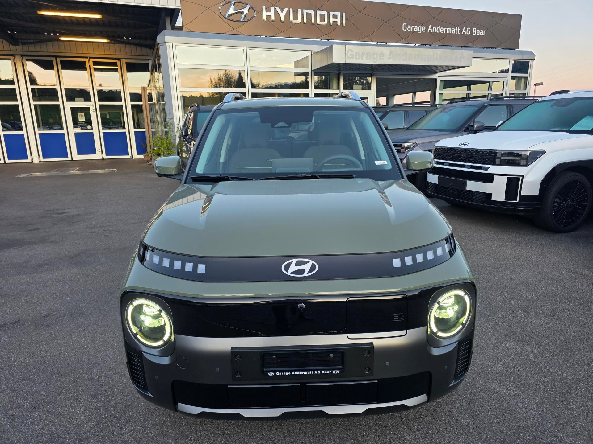HYUNDAI Inster 49kWh Vertex Cross-showroom-element-1