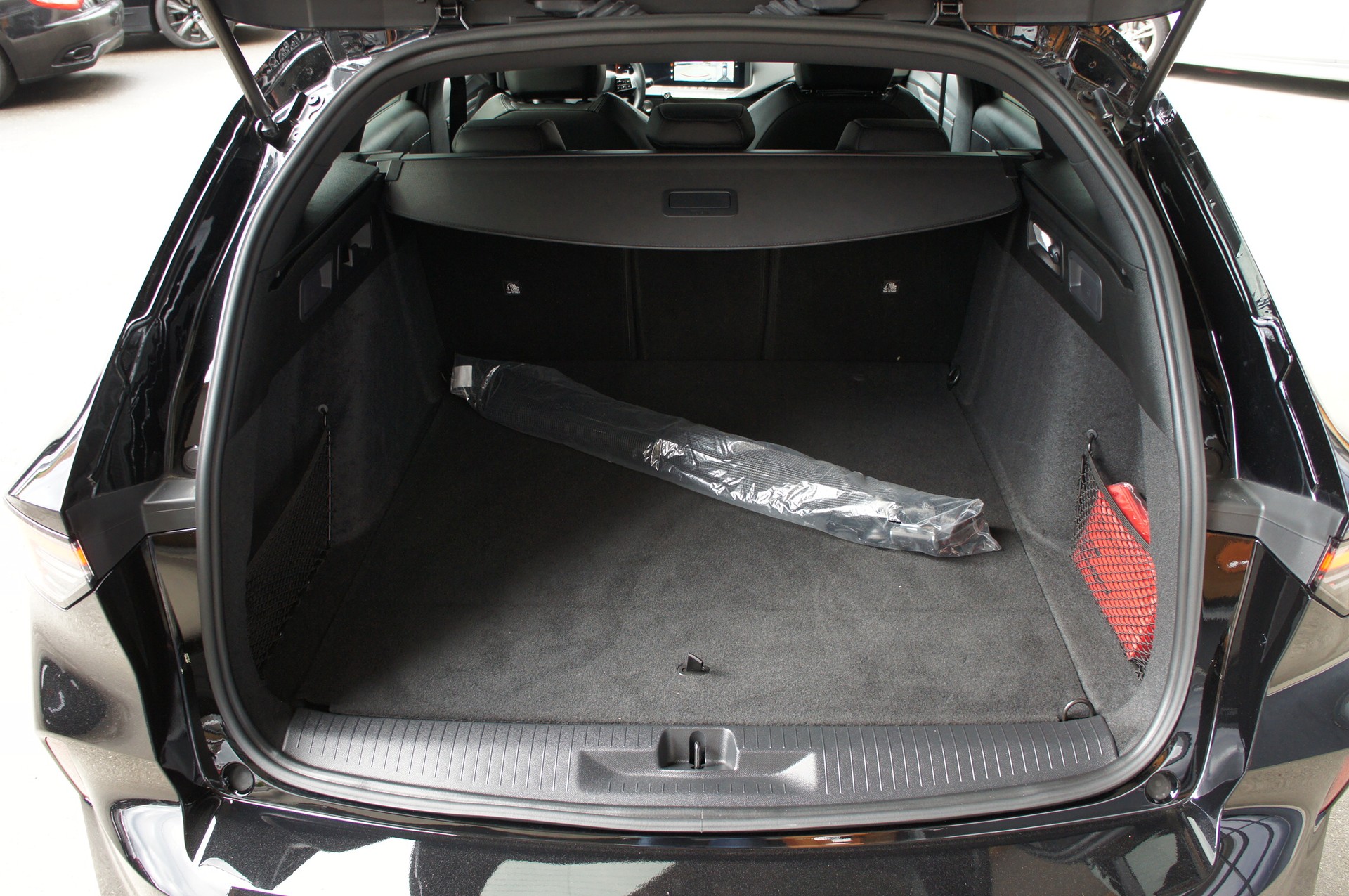 OPEL Astra Sports Tourer 1.6 PHEV Turbo GS A-image-11