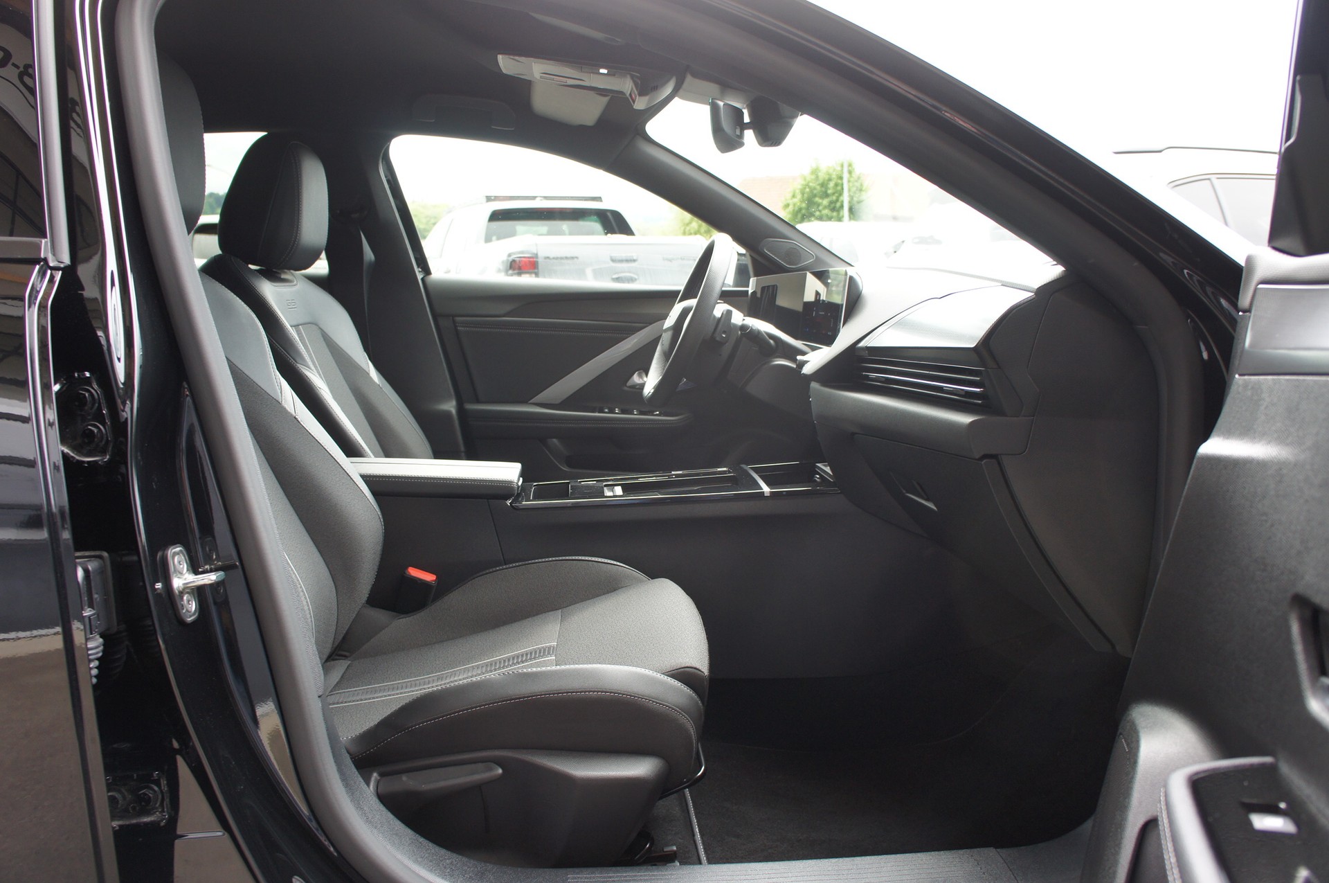 OPEL Astra Sports Tourer 1.6 PHEV Turbo GS A-image-8