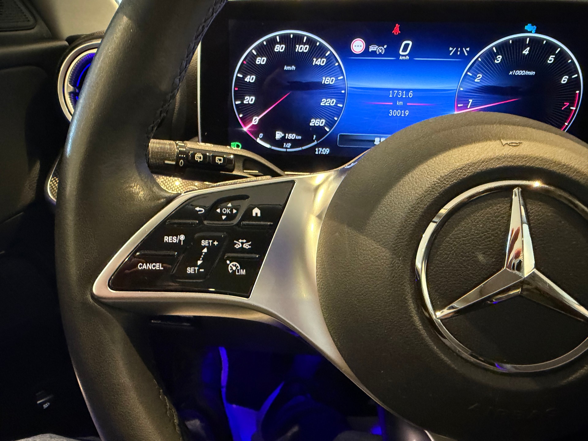 MERCEDES-BENZ C 200 All-Terrain Avantgarde 4matic Kombi-image-18