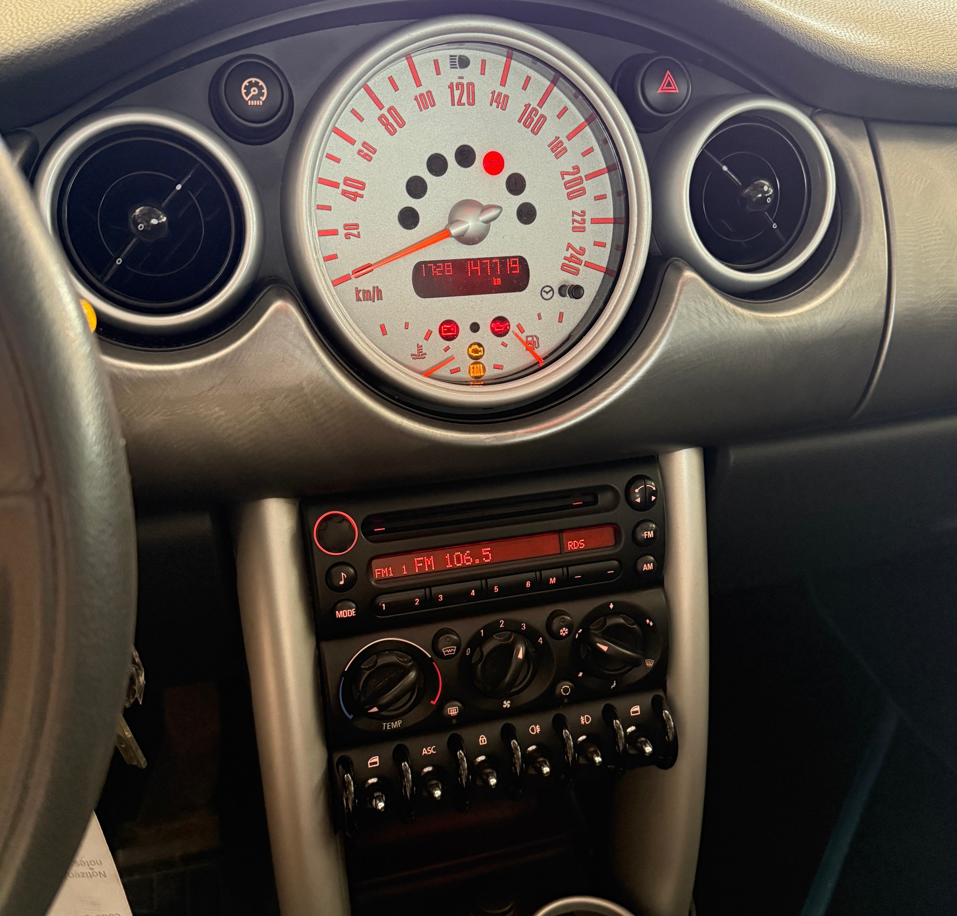 MINI Cooper-image-6