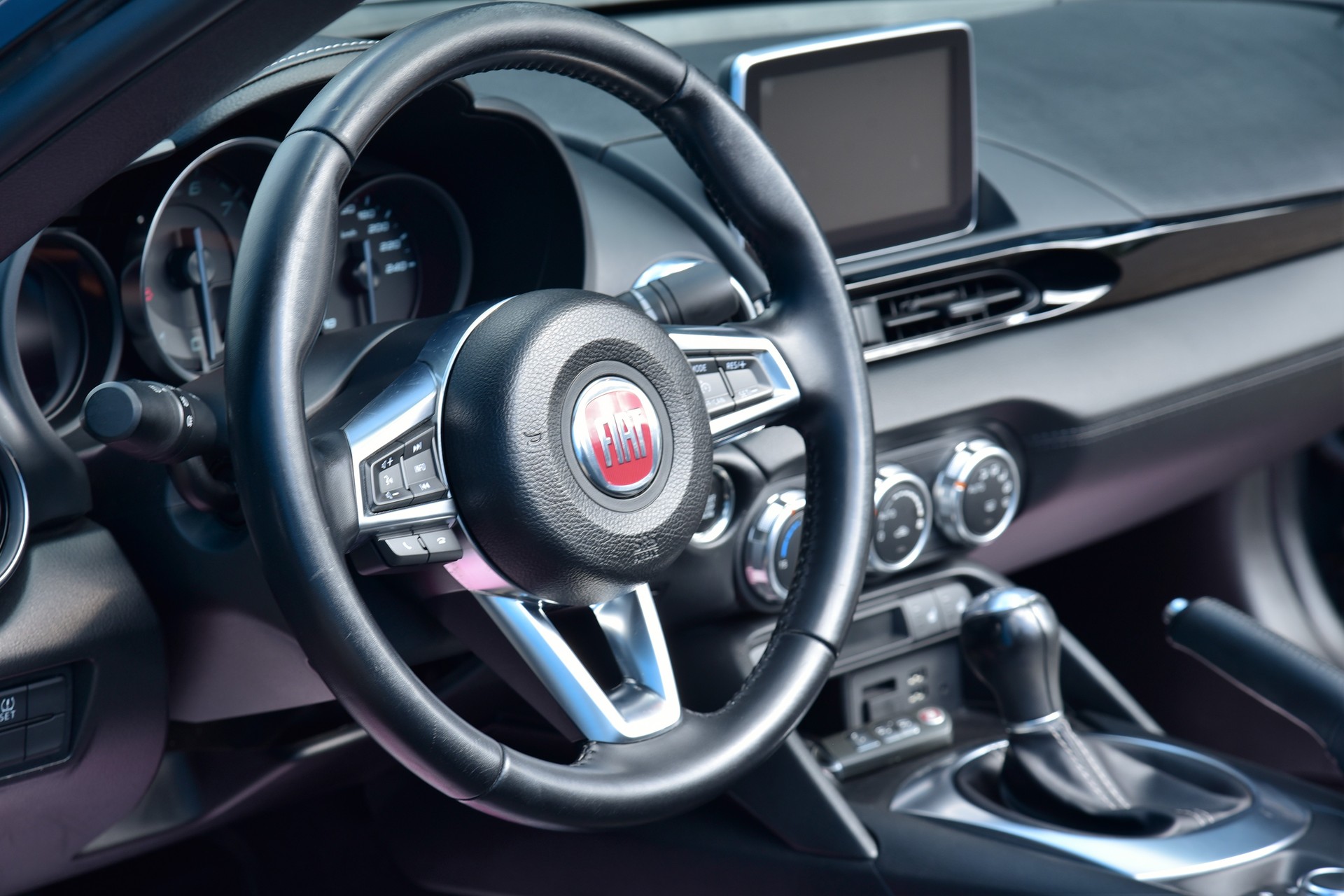 FIAT 124 Spider 1.4 TB Lusso-image-12