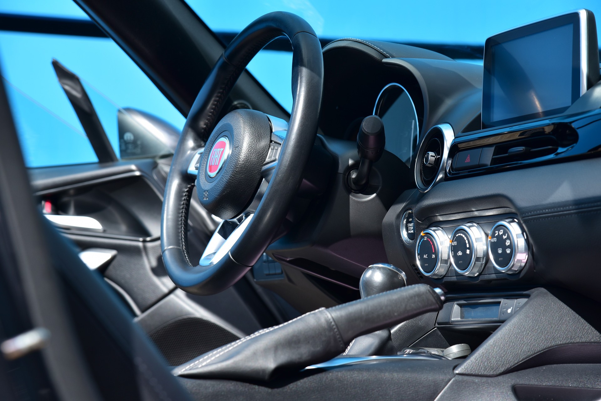 FIAT 124 Spider 1.4 TB Lusso-image-1