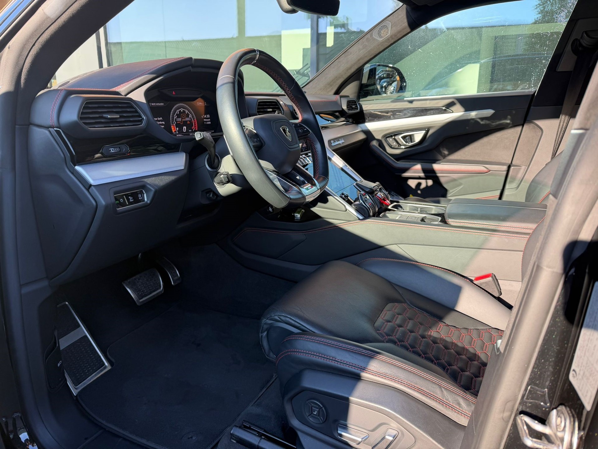 LAMBORGHINI Urus 4.0-image-12