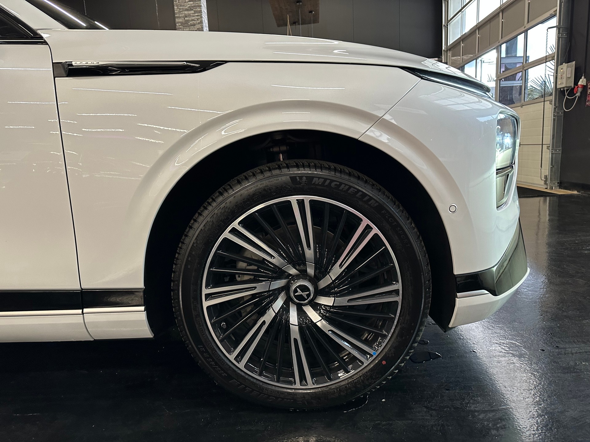 XPENG G9 93kWh Performance AWD-image-24