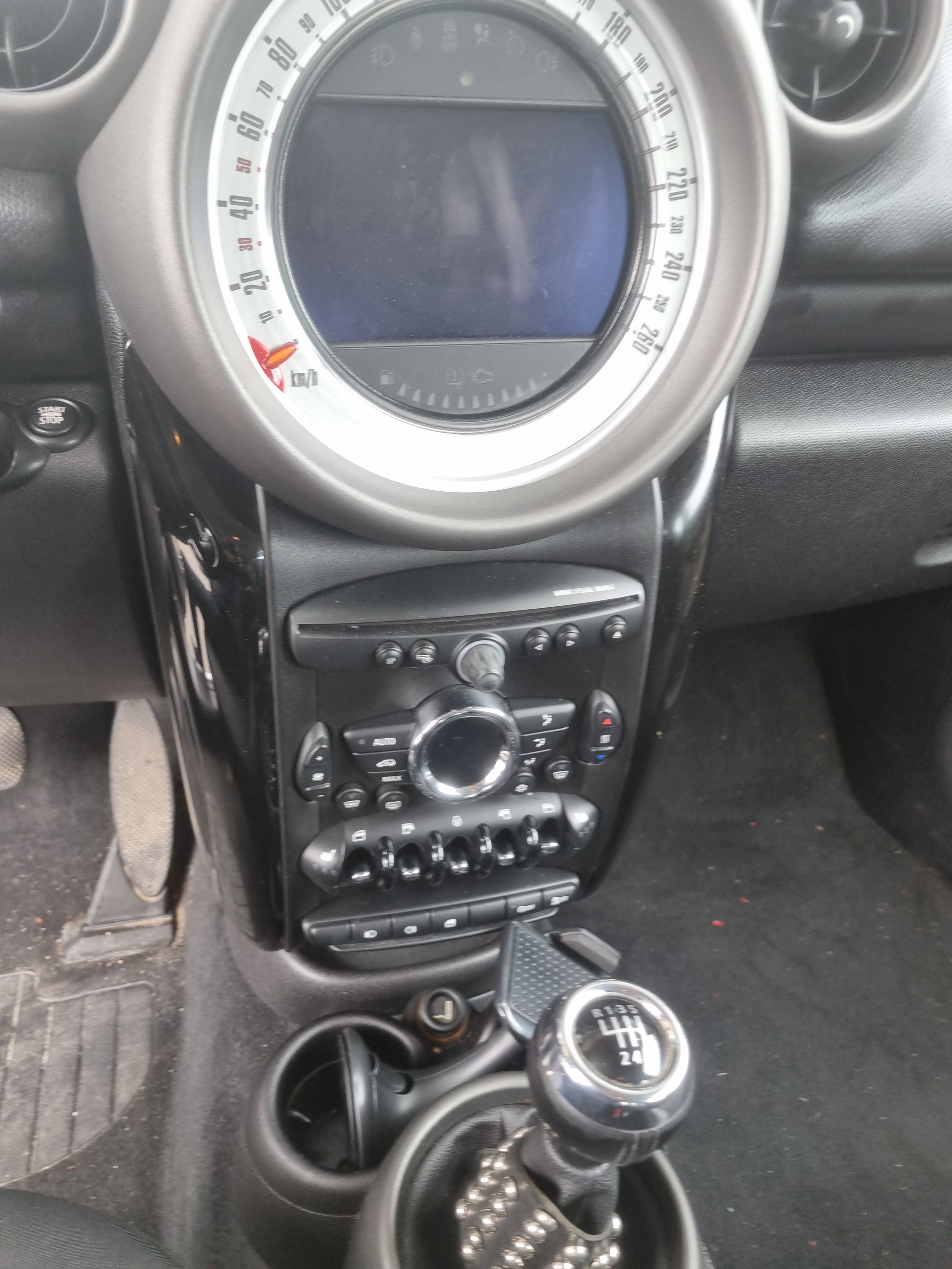 MINI Countryman Cooper D ALL4-image-7