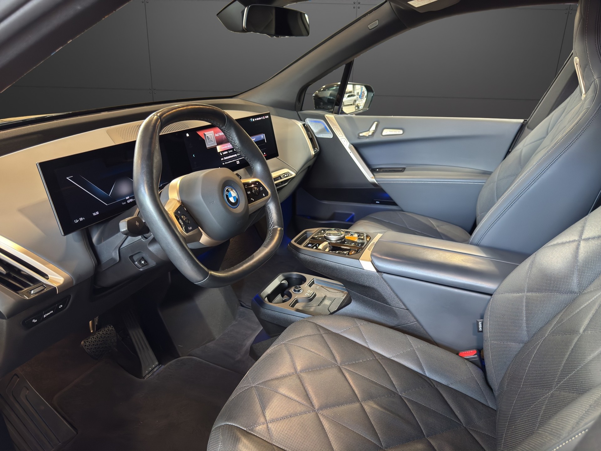 BMW iX M60-image-8