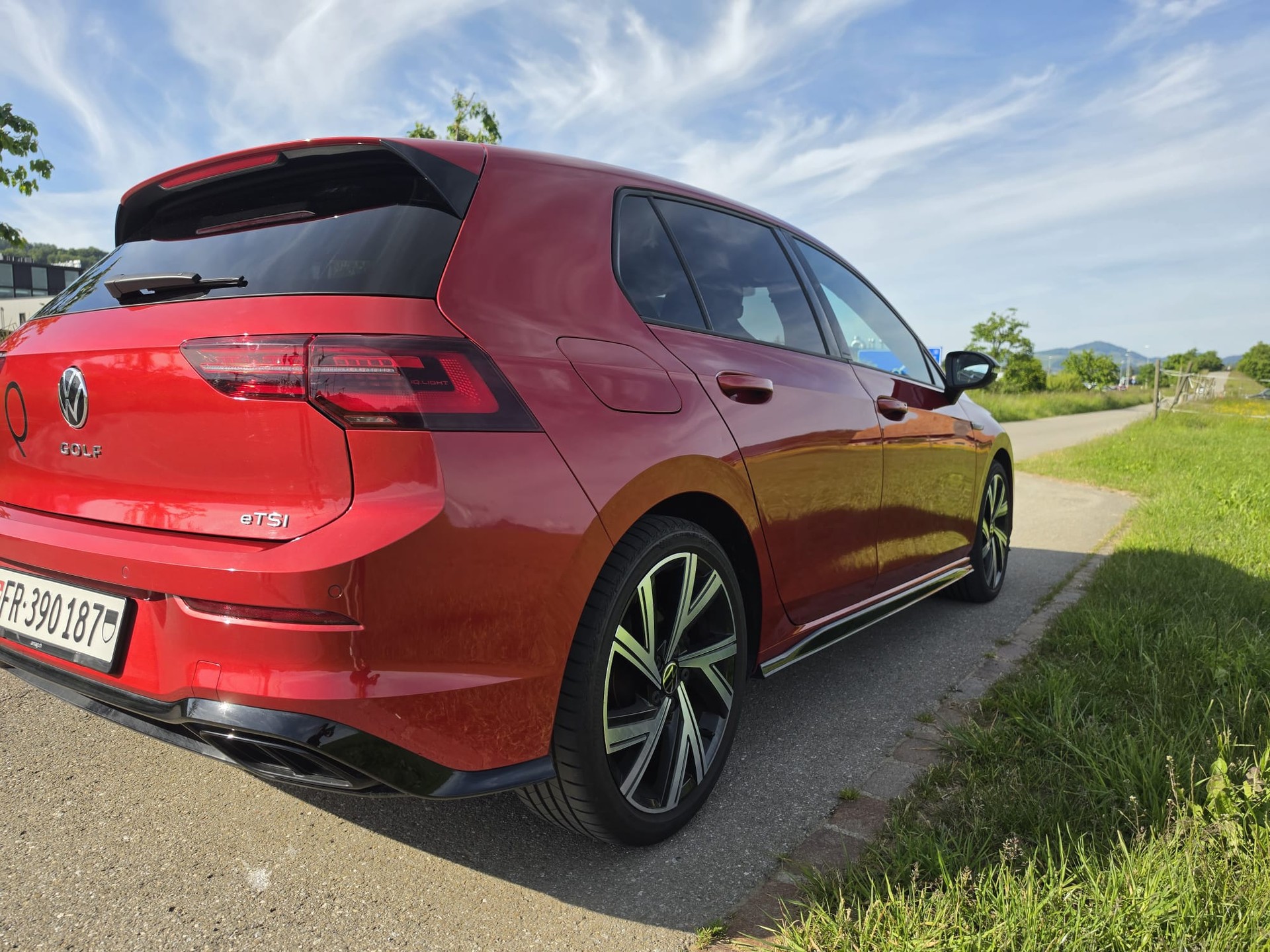 VW 1.5 eTSI R-Line DSG-image-2