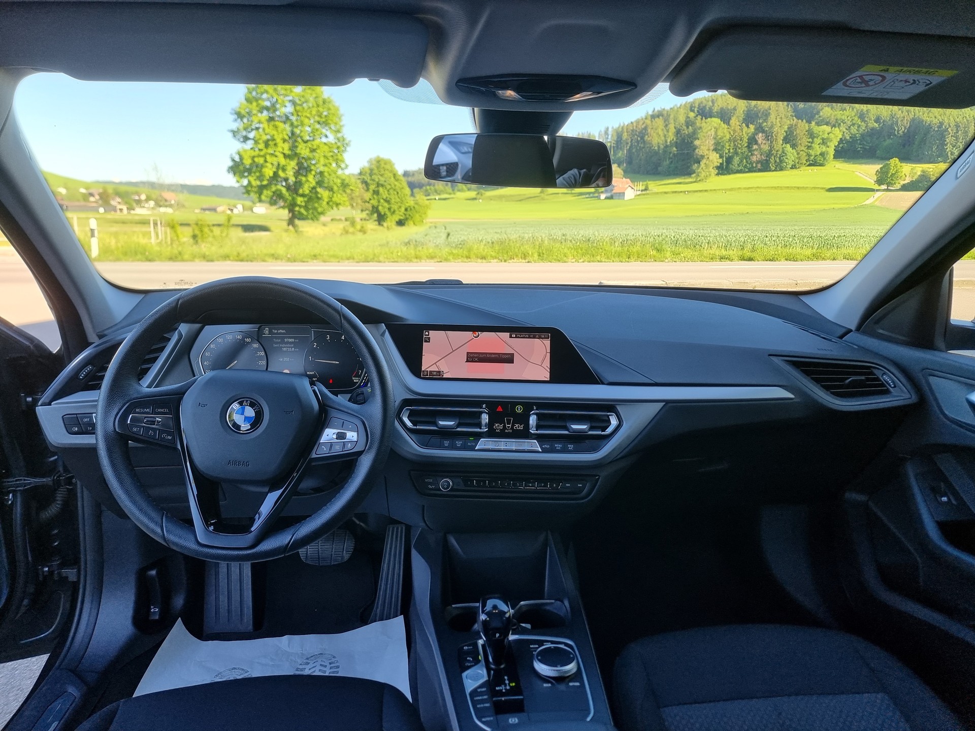 BMW 118i-image-4