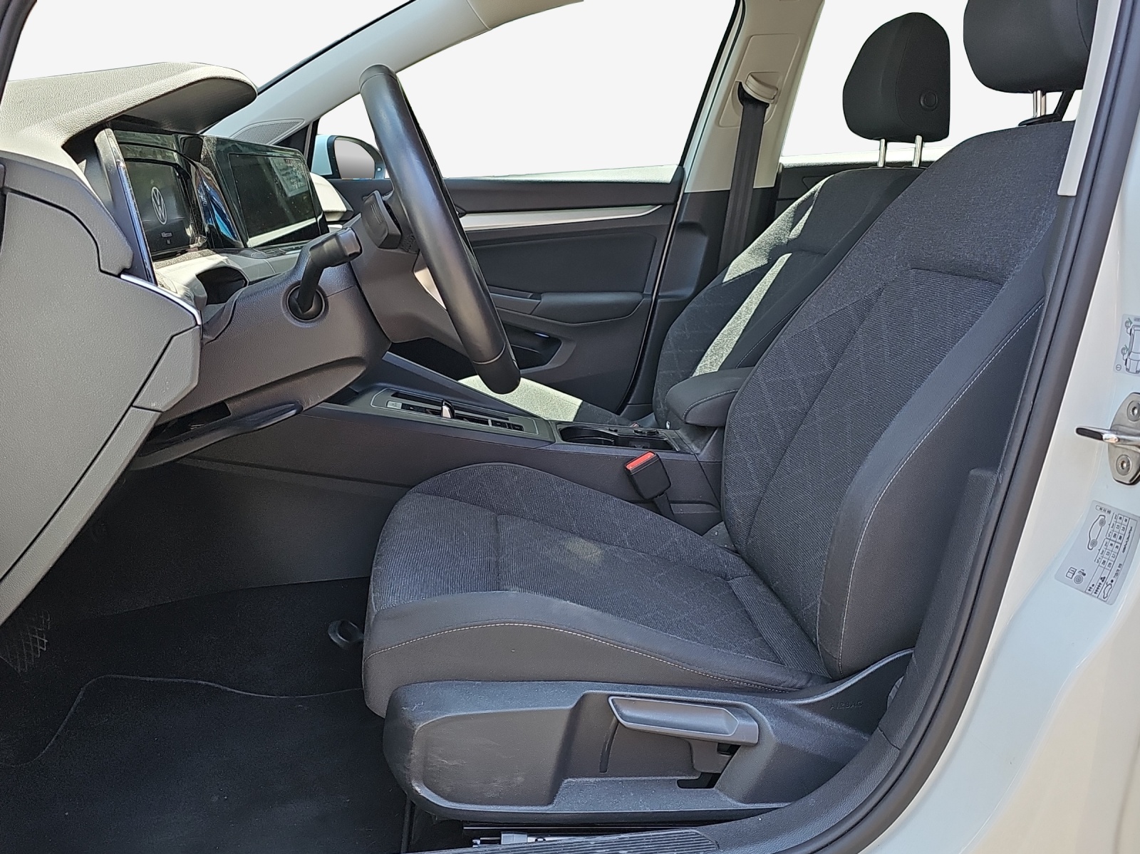 VW Golf 1.0 TSI Life-image-7
