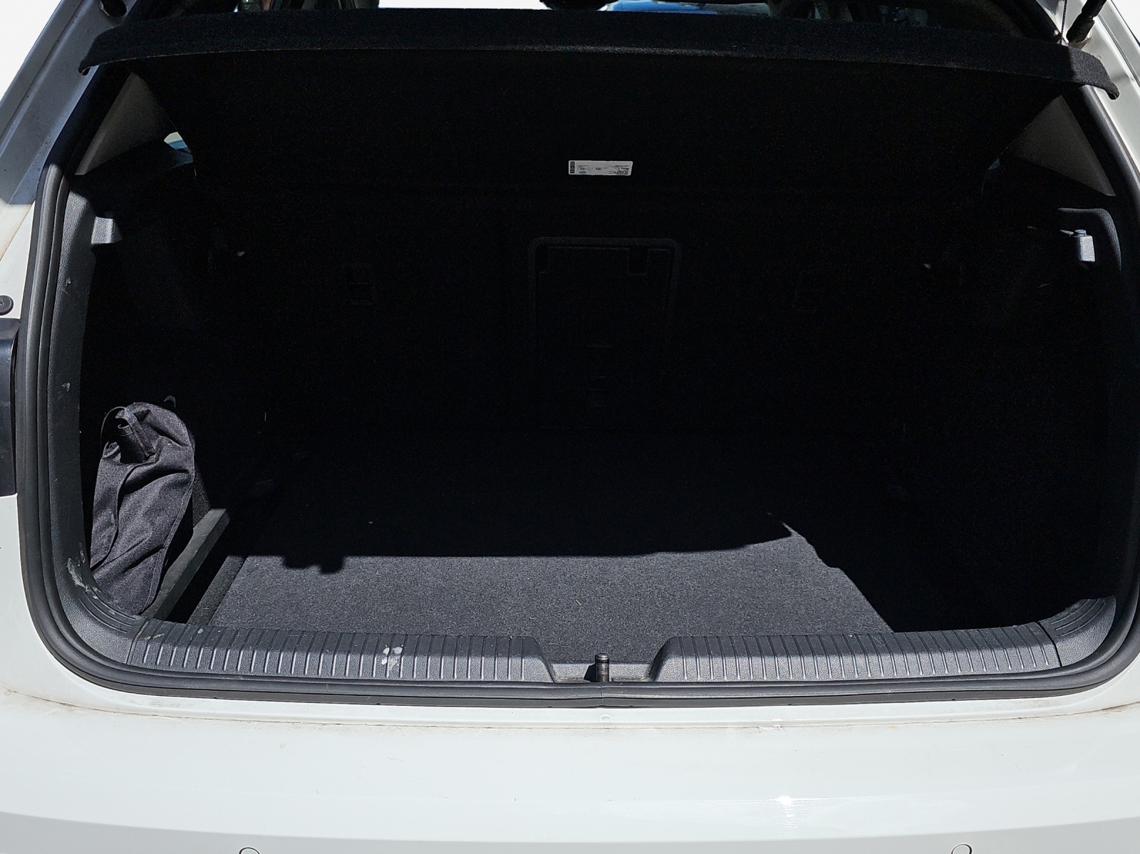 VW Golf 1.0 TSI Life-image-12
