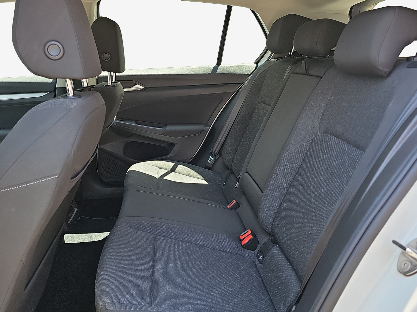 VW Golf 1.0 TSI Life-image-11