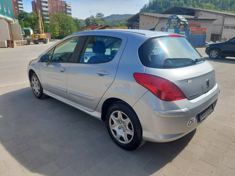 PEUGEOT 308 SW 1.6 16V VTI Trendy Automatic-image-4