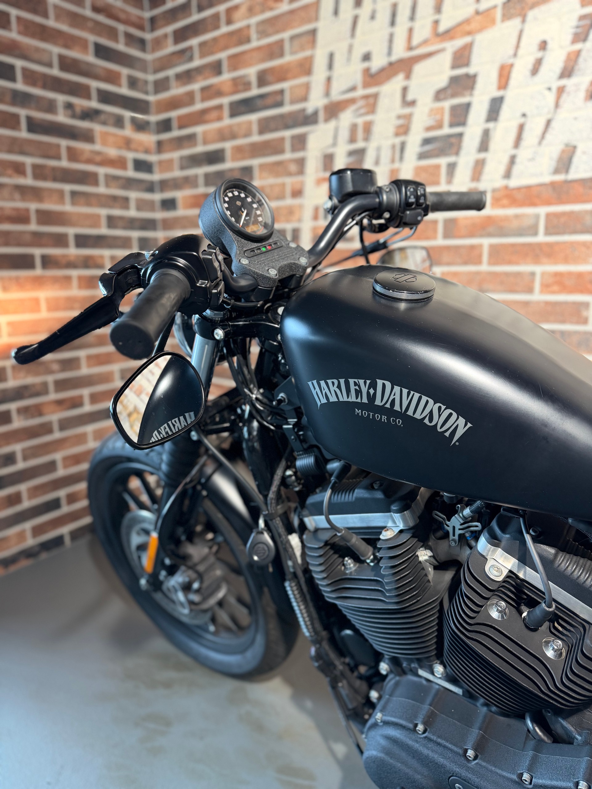 HARLEY-DAVIDSON XL 883 N Sportster Iron ABS-image-5