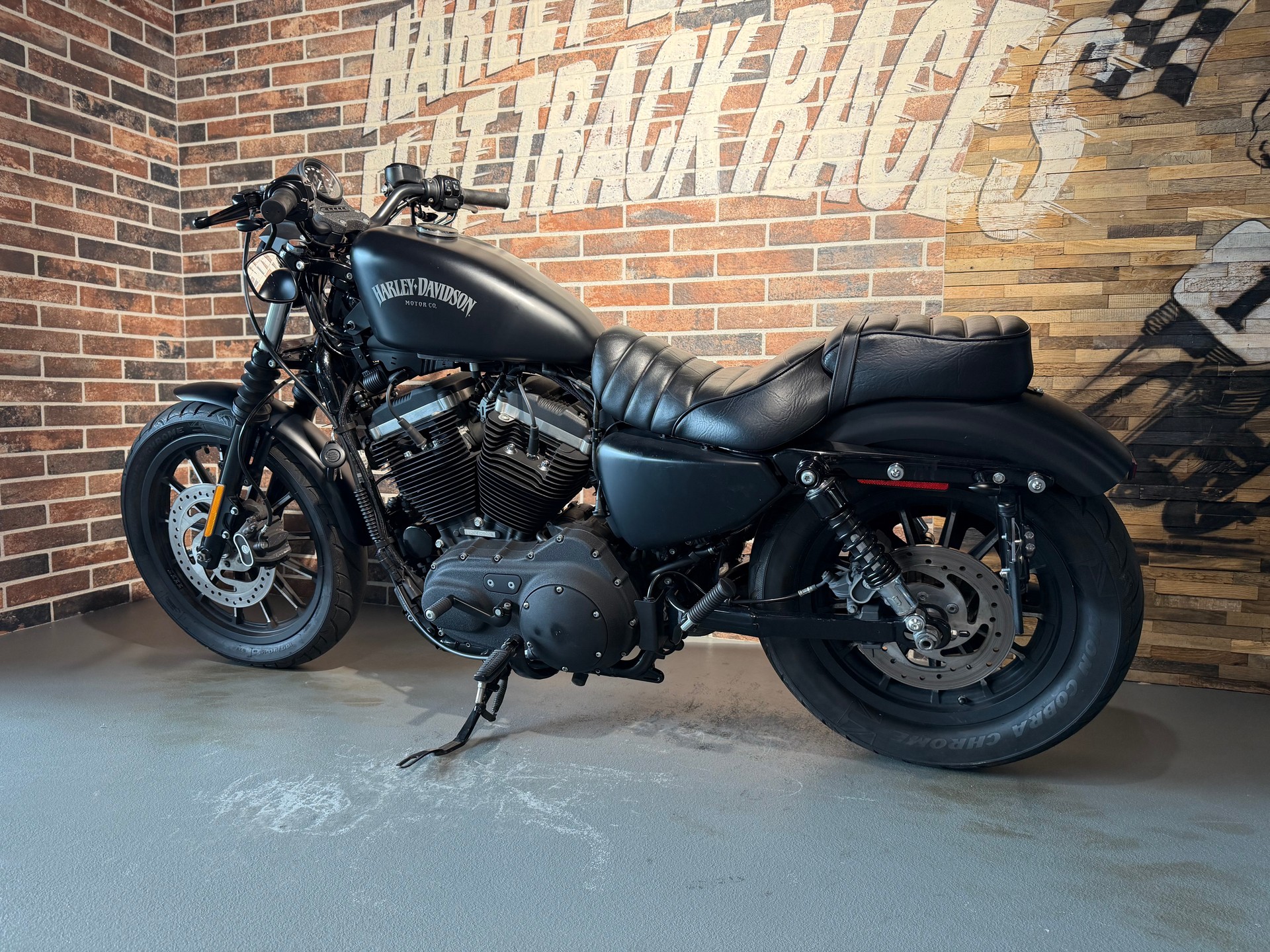 HARLEY-DAVIDSON XL 883 N Sportster Iron ABS-showroom-element-2