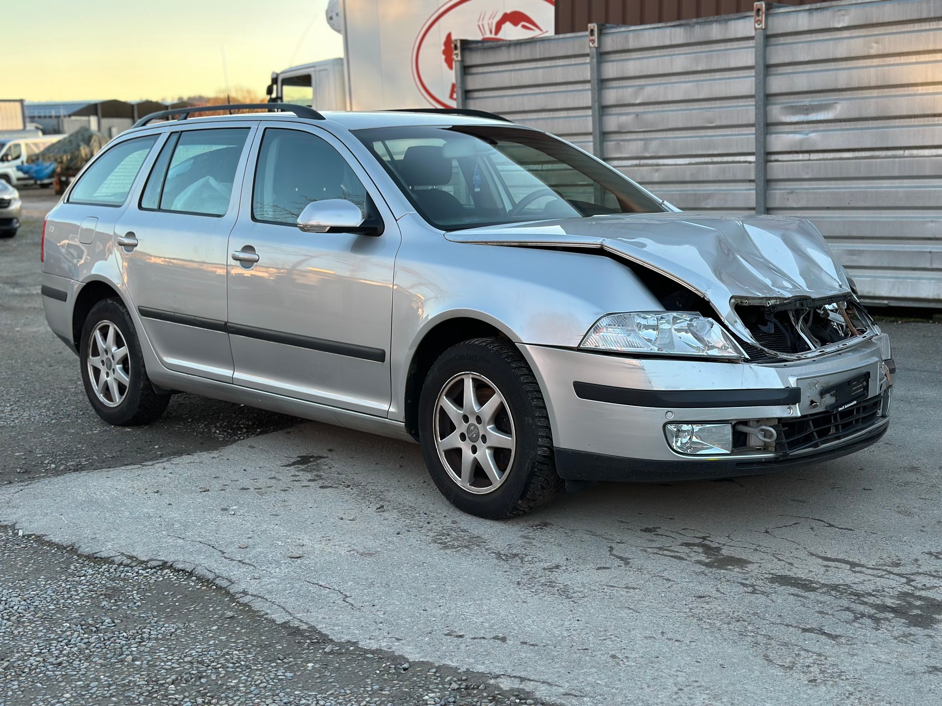 SKODA Octavia 2.0 FSI Elegance-image-0