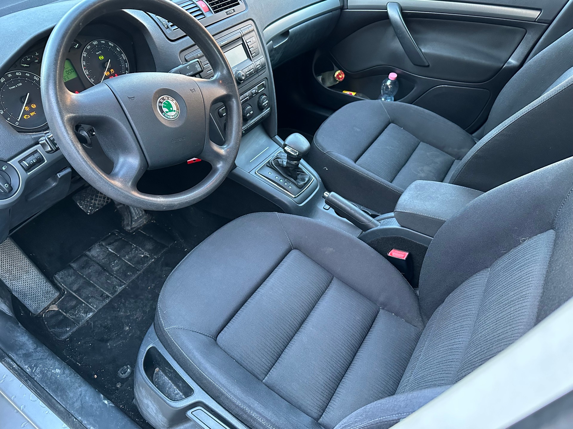 SKODA Octavia 2.0 FSI Elegance-image-7