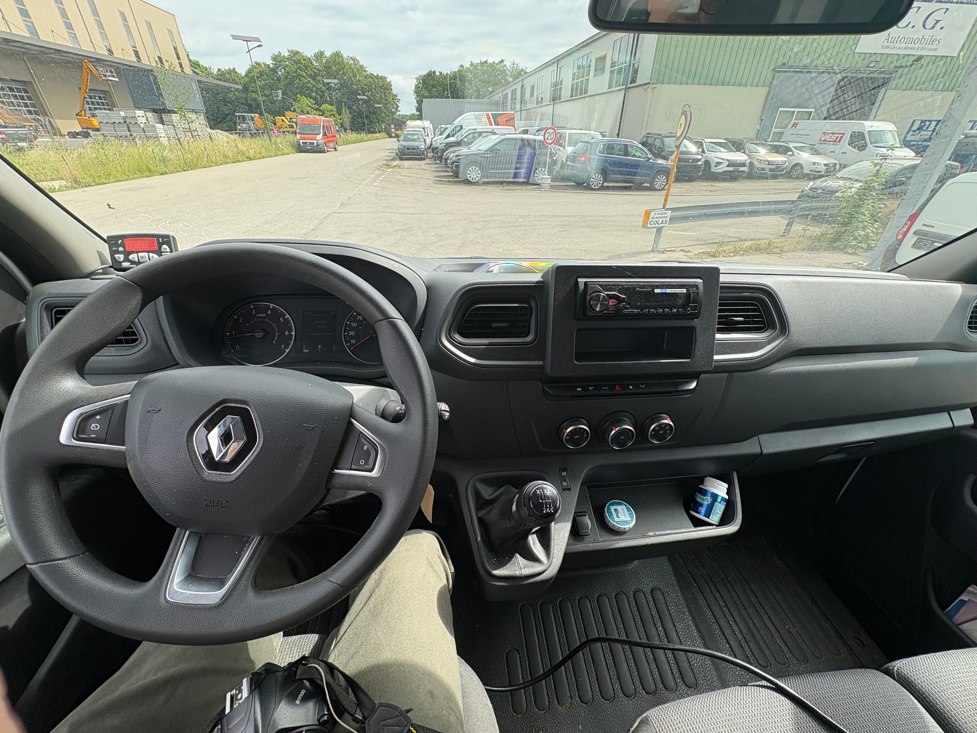 RENAULT Master T35 ENERGY 2.3dCi 150 L1H2-image-4