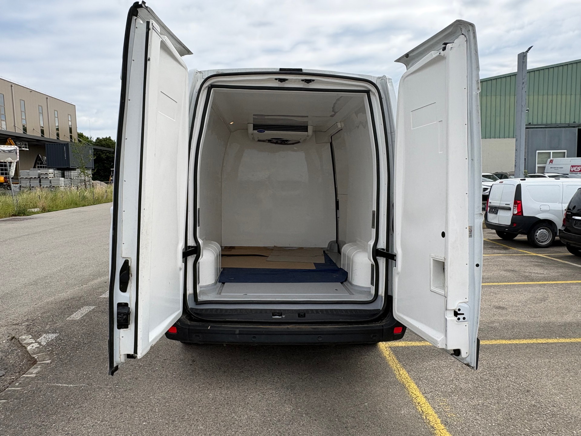 RENAULT Master T35 ENERGY 2.3dCi 150 L1H2-image-9