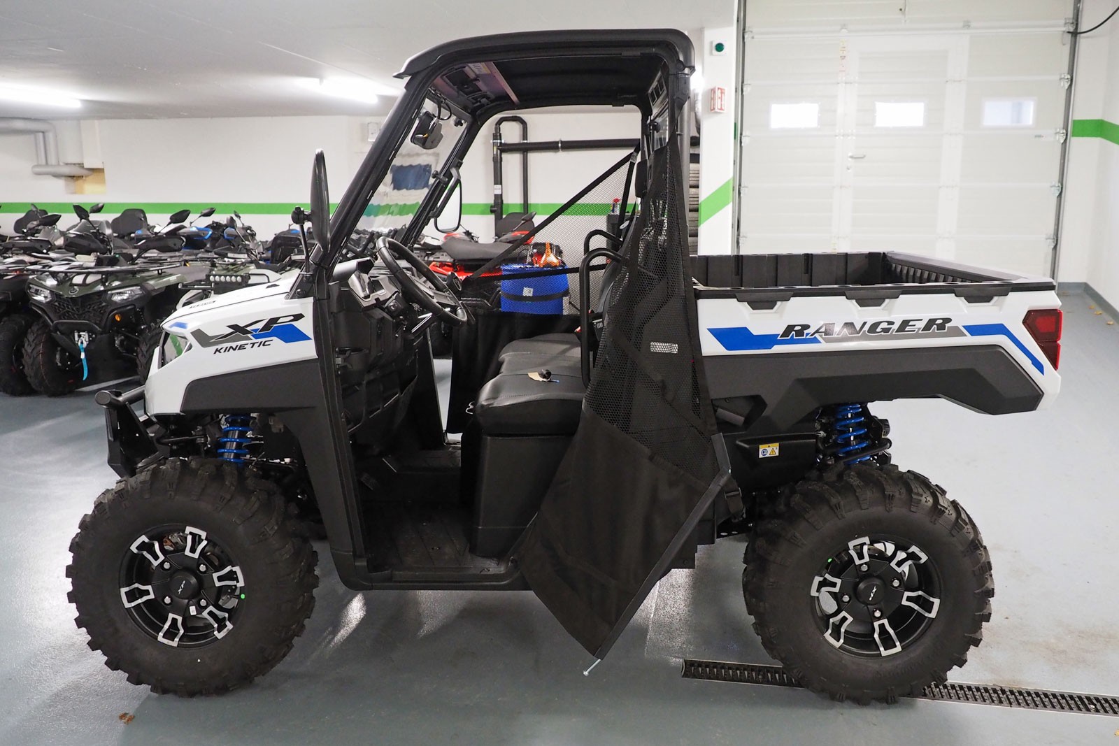 POLARIS Ranger XP Kinetic Premium-showroom-element-3