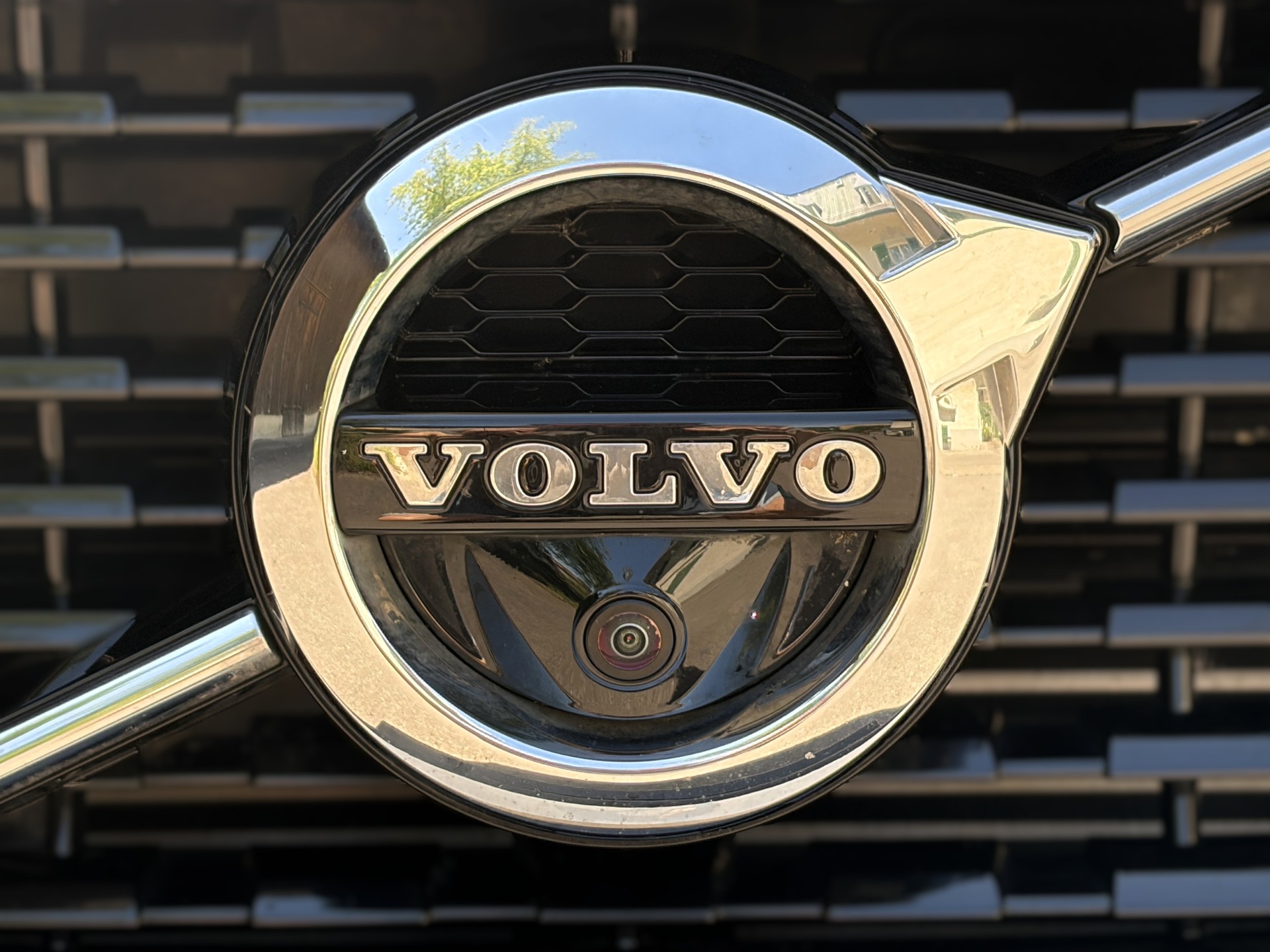 VOLVO 1.5 T5 PiH R-Design-image-19