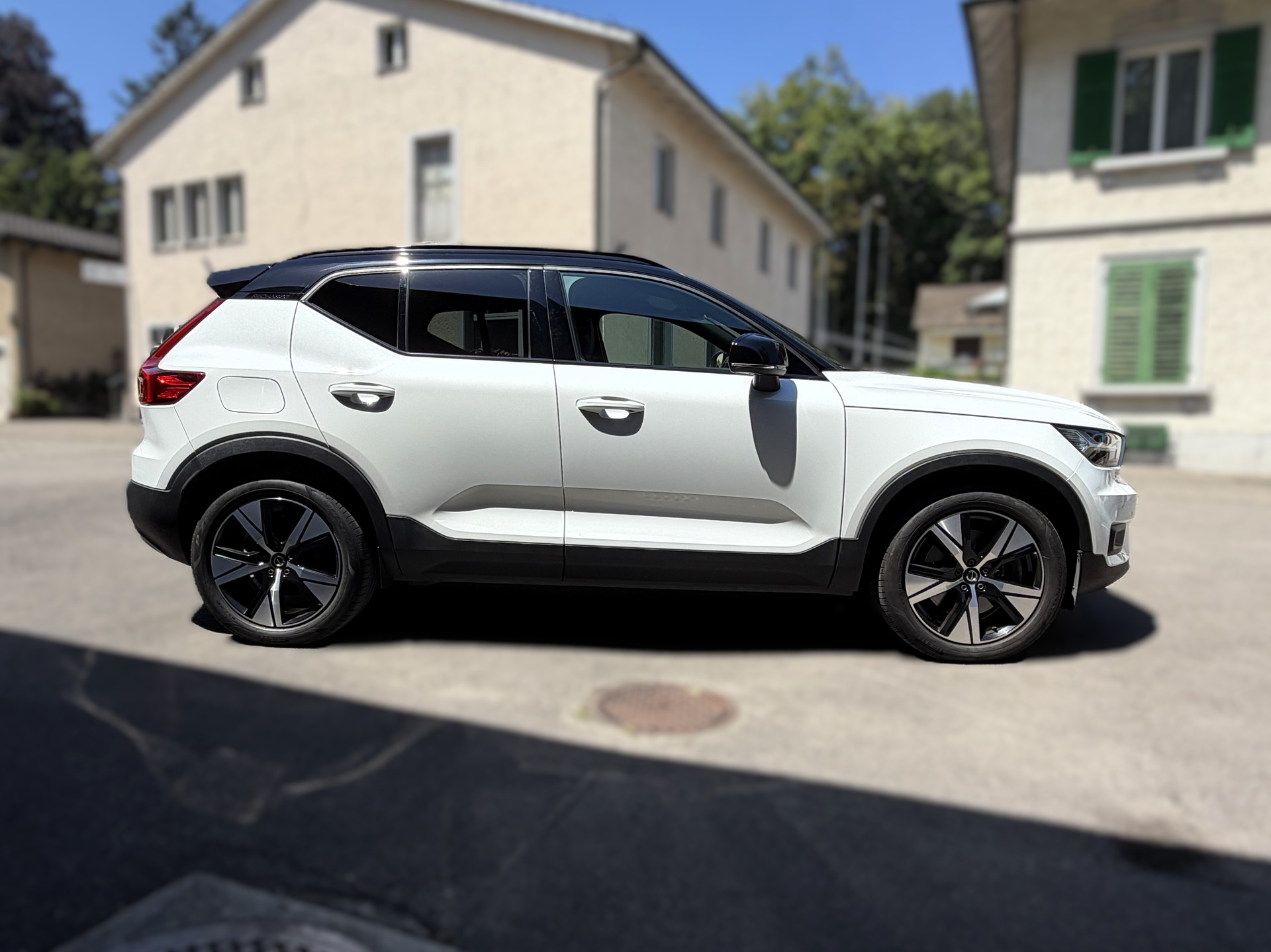 VOLVO 1.5 T5 PiH R-Design-image-4