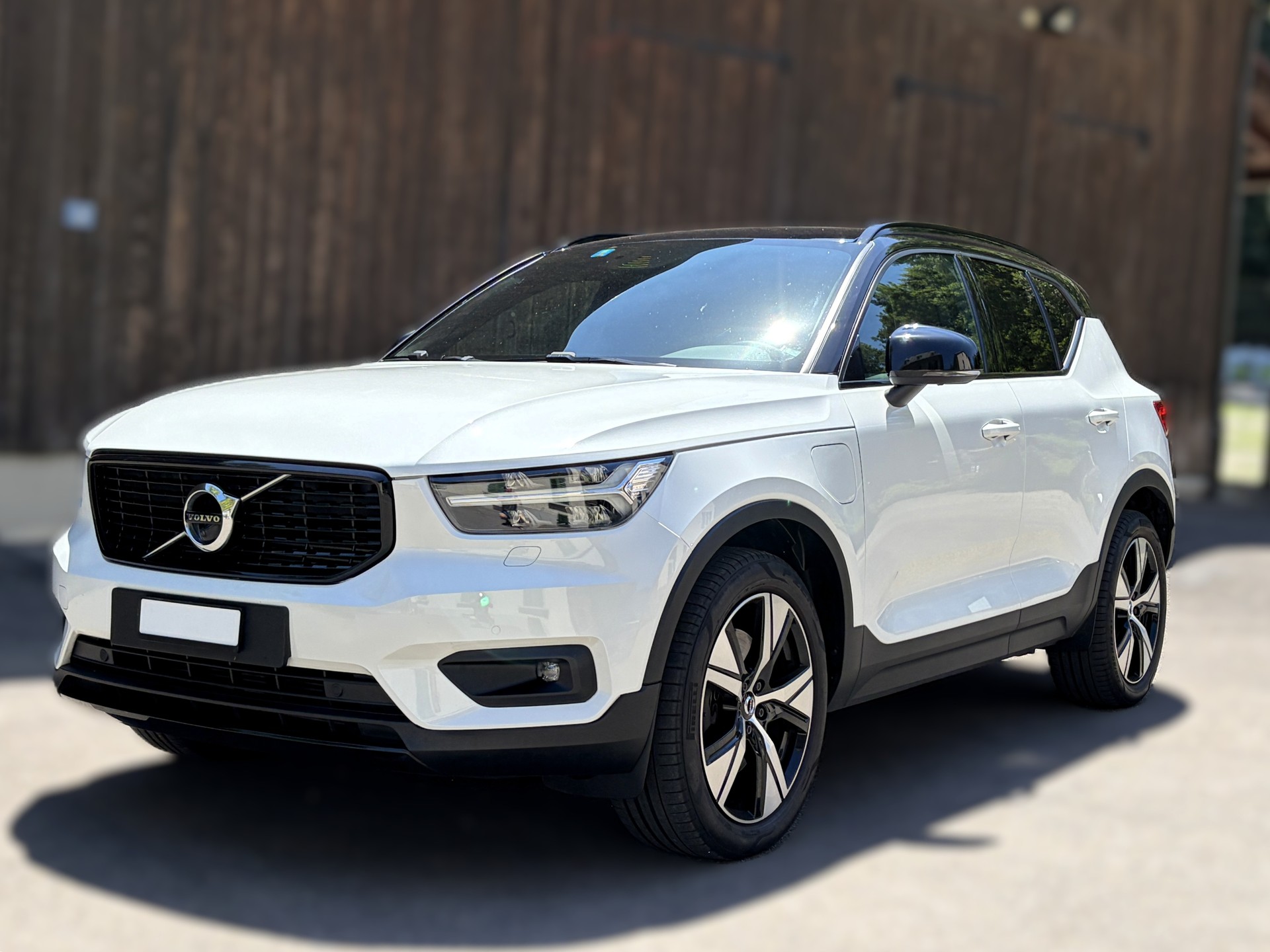 VOLVO 1.5 T5 PiH R-Design-image-0