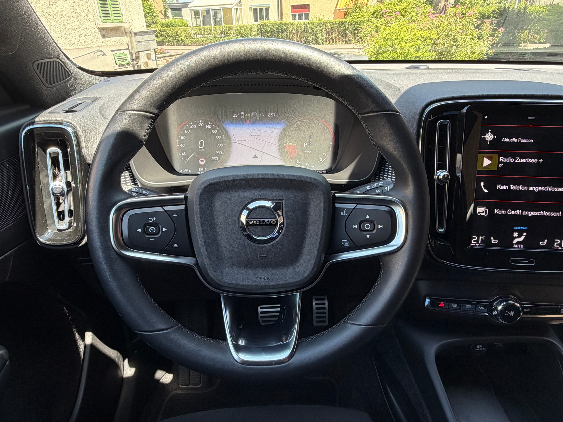 VOLVO 1.5 T5 PiH R-Design-image-11
