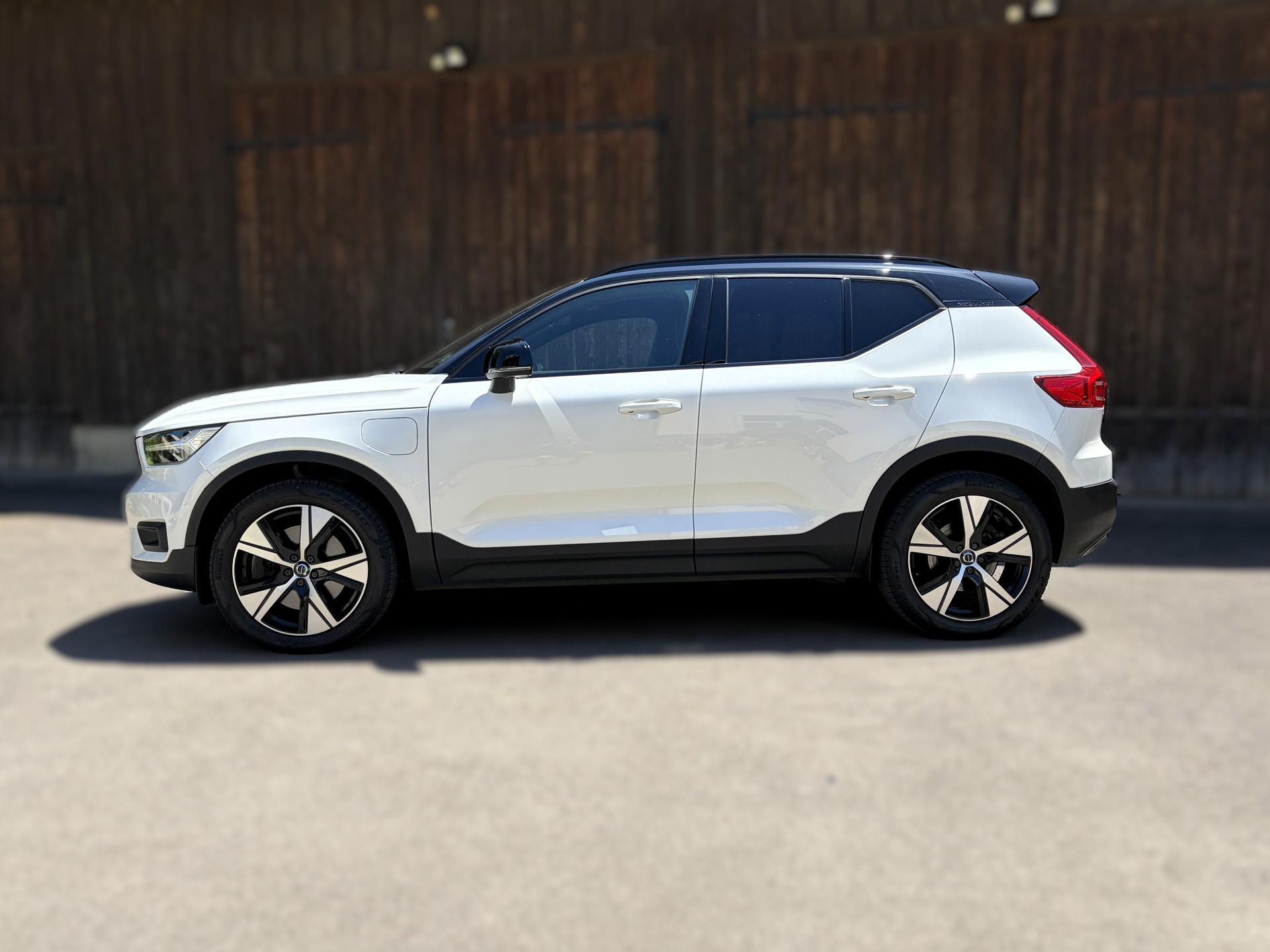 VOLVO 1.5 T5 PiH R-Design-image-1