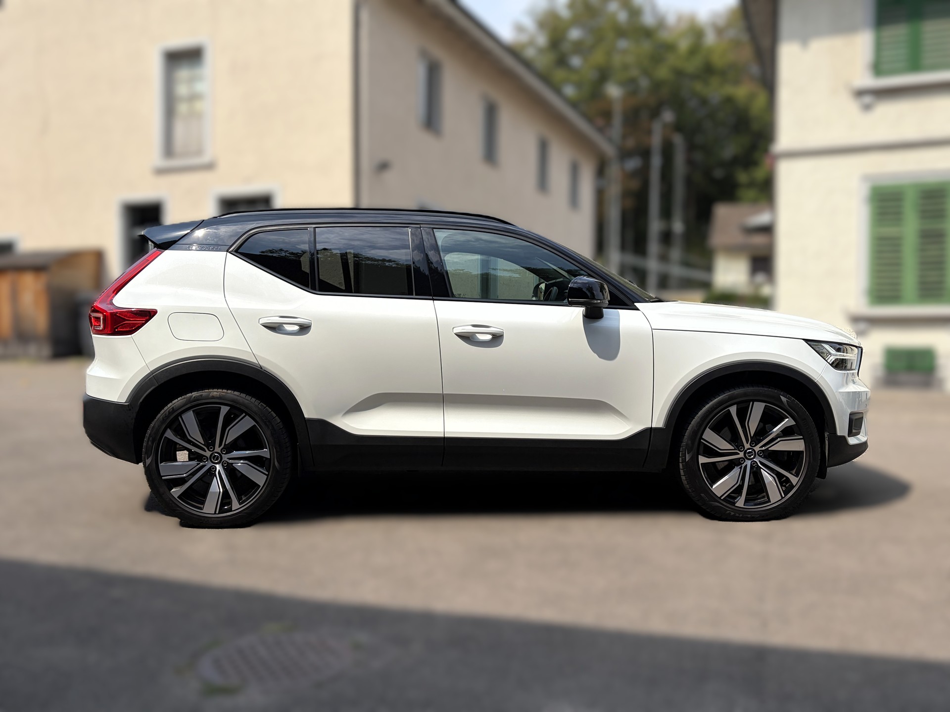 VOLVO 1.5 T5 TwE PHEV R-Design DCT-image-4