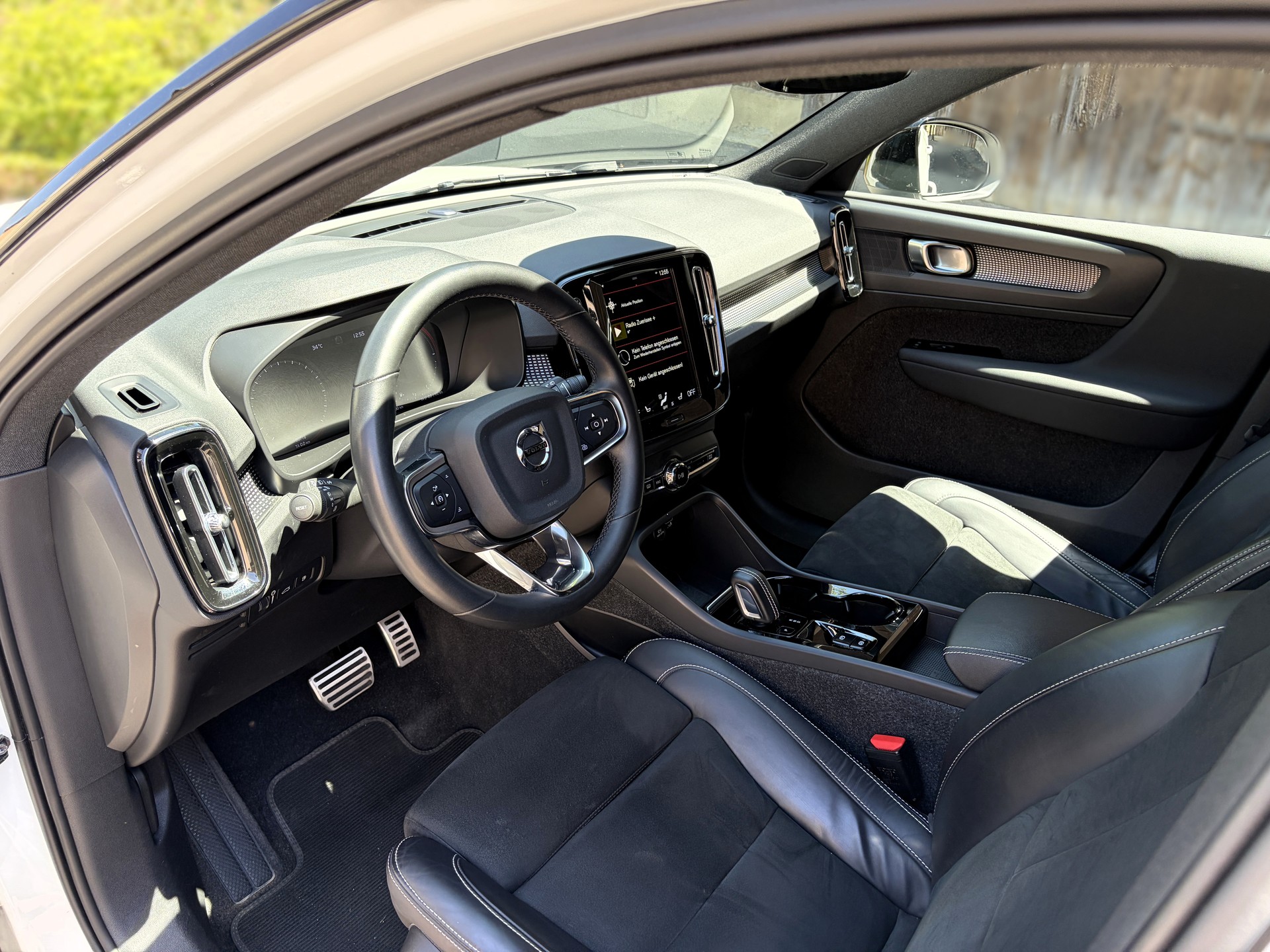 VOLVO 1.5 T5 PiH R-Design-image-8