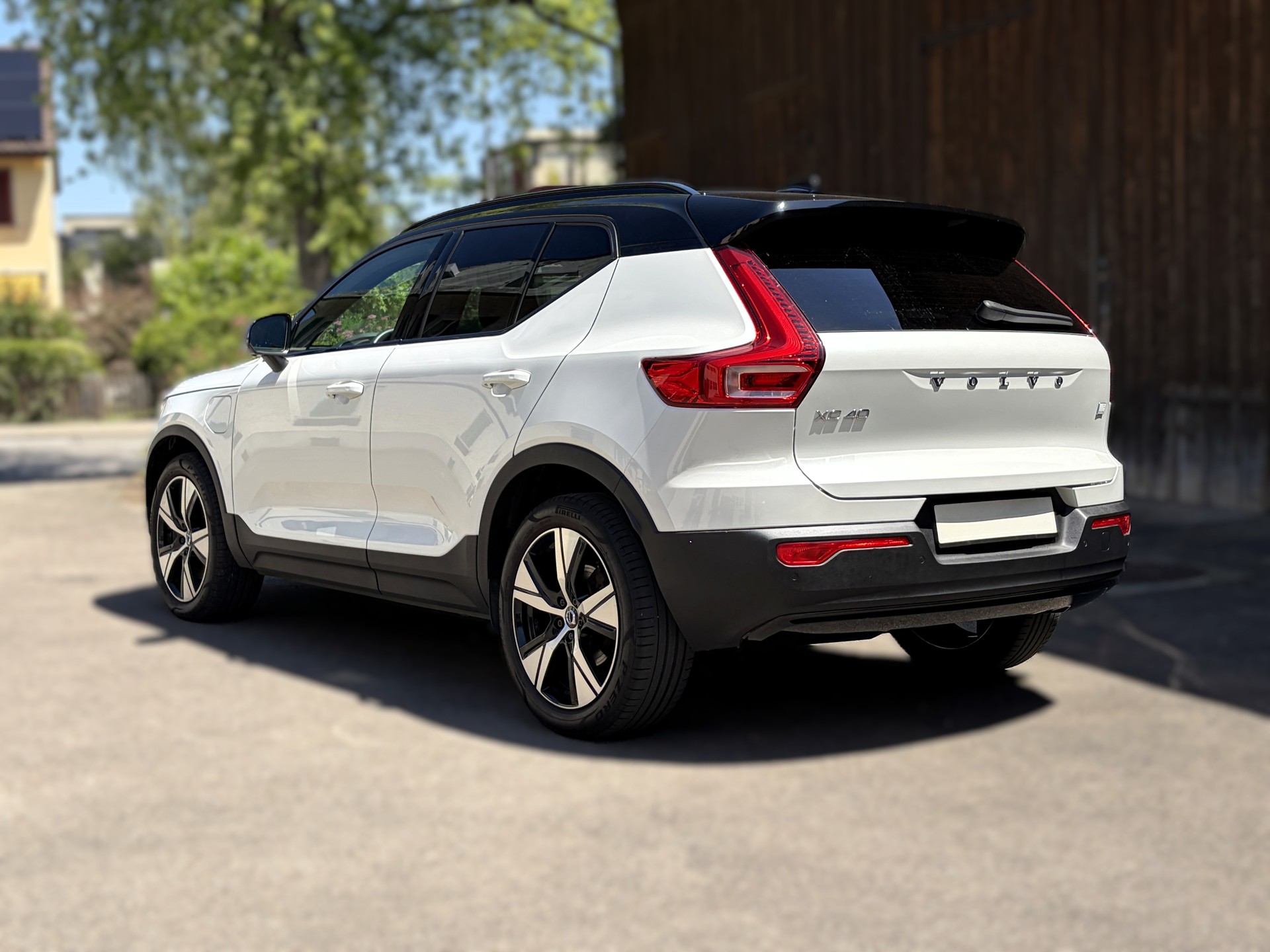 VOLVO 1.5 T5 PiH R-Design-image-2