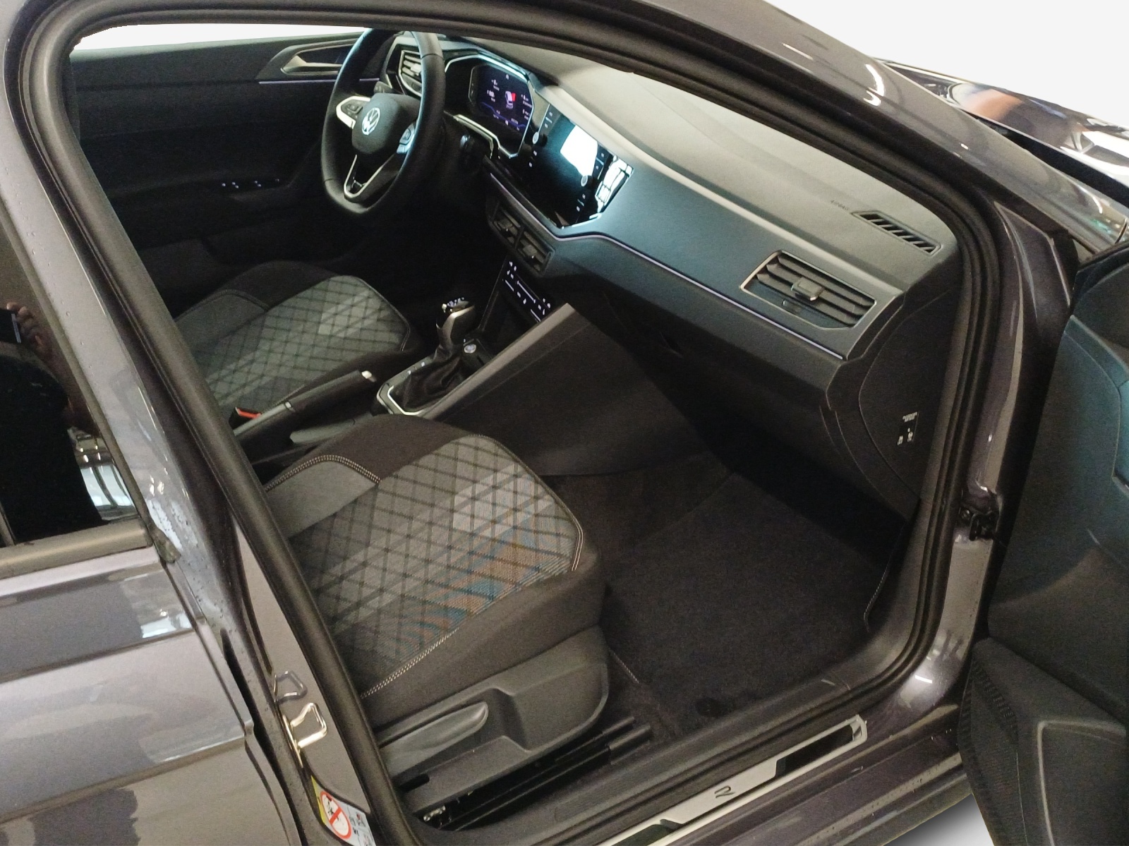 VW Polo 1.0 TSI R-Line DSG-image-15