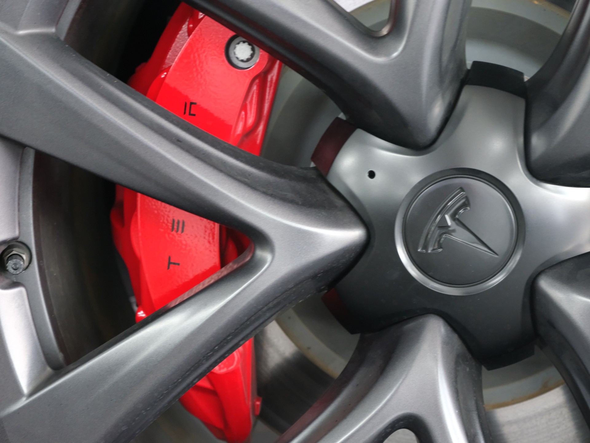 TESLA Model S 100 kWh Plaid-image-11