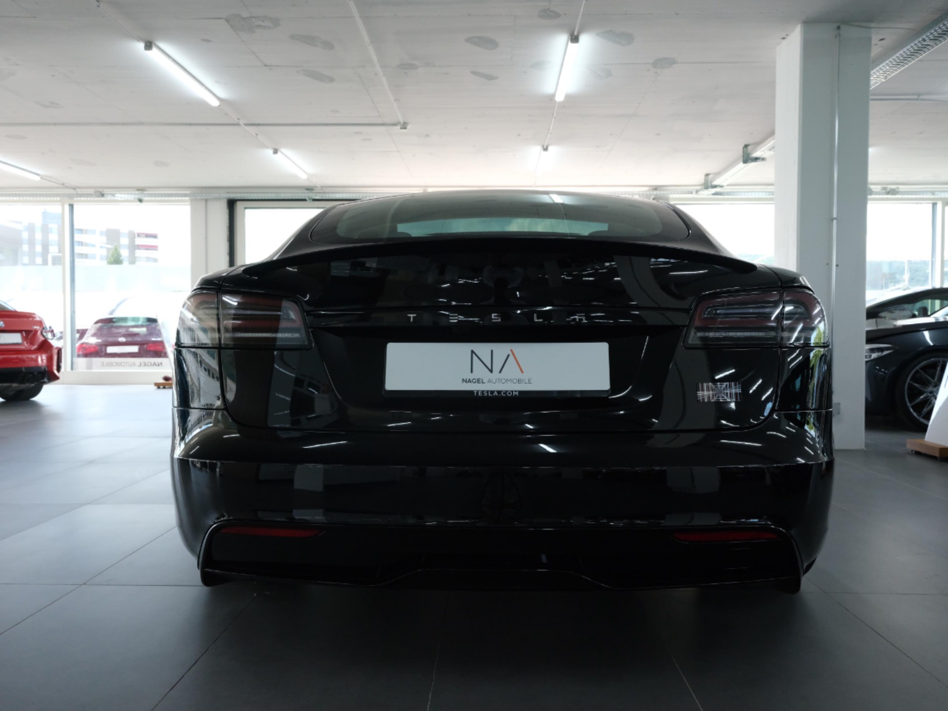 TESLA Model S 100 kWh Plaid-image-4
