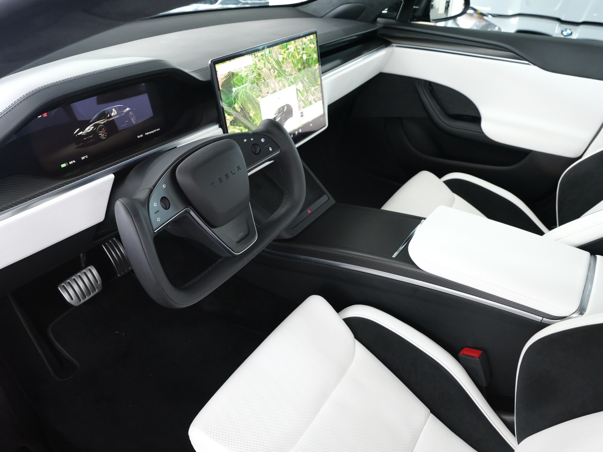 TESLA Model S 100 kWh Plaid-image-13