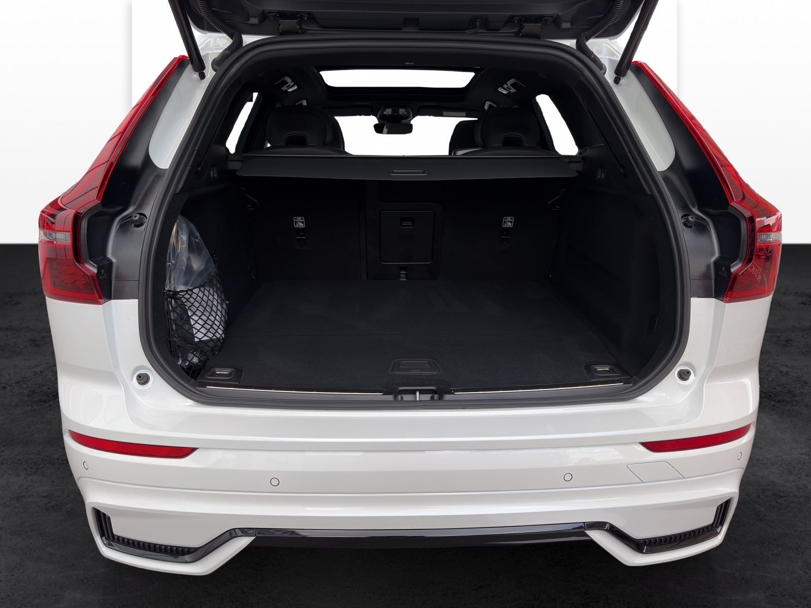 VOLVO XC60 2.0 T8 TE Black Edition eAWD-image-18