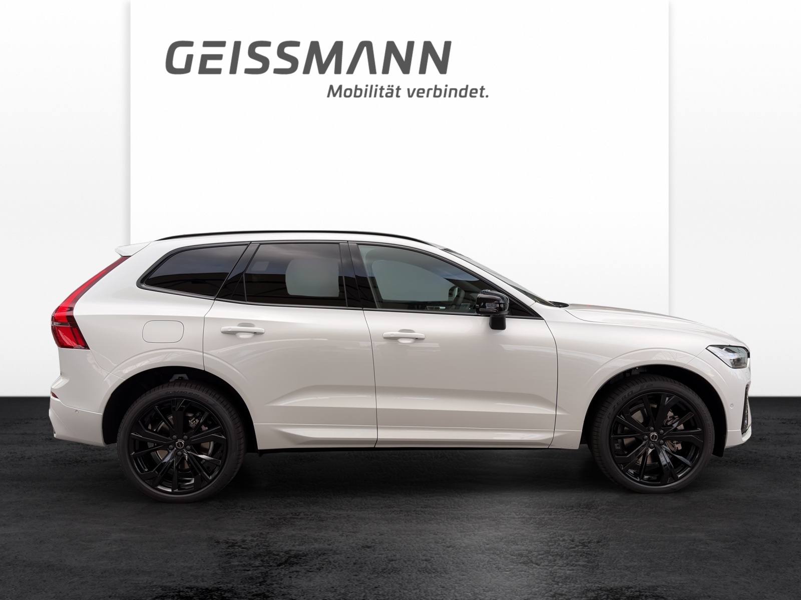 VOLVO XC60 2.0 T8 TE Black Edition eAWD-image-3