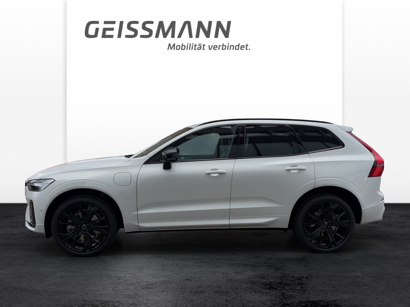 VOLVO XC60 2.0 T8 TE Black Edition eAWD-image-2