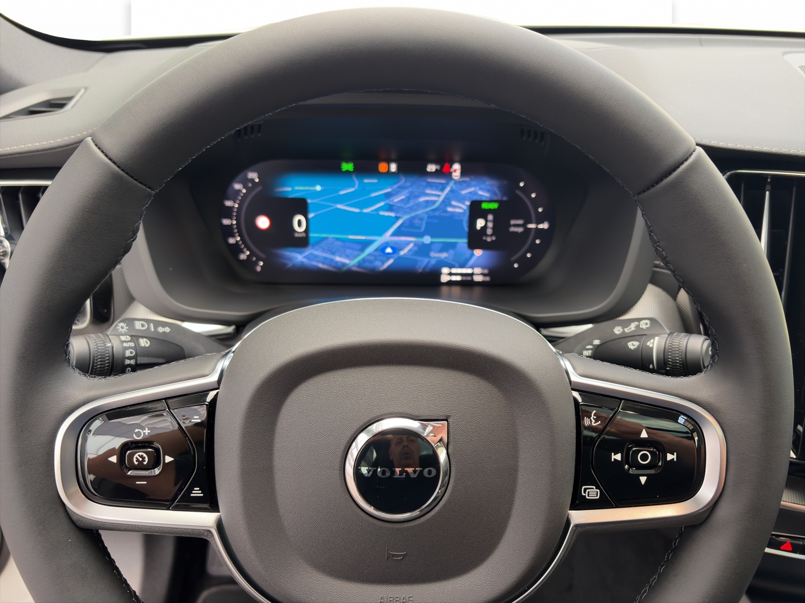 VOLVO XC60 2.0 T8 TE Black Edition eAWD-image-10