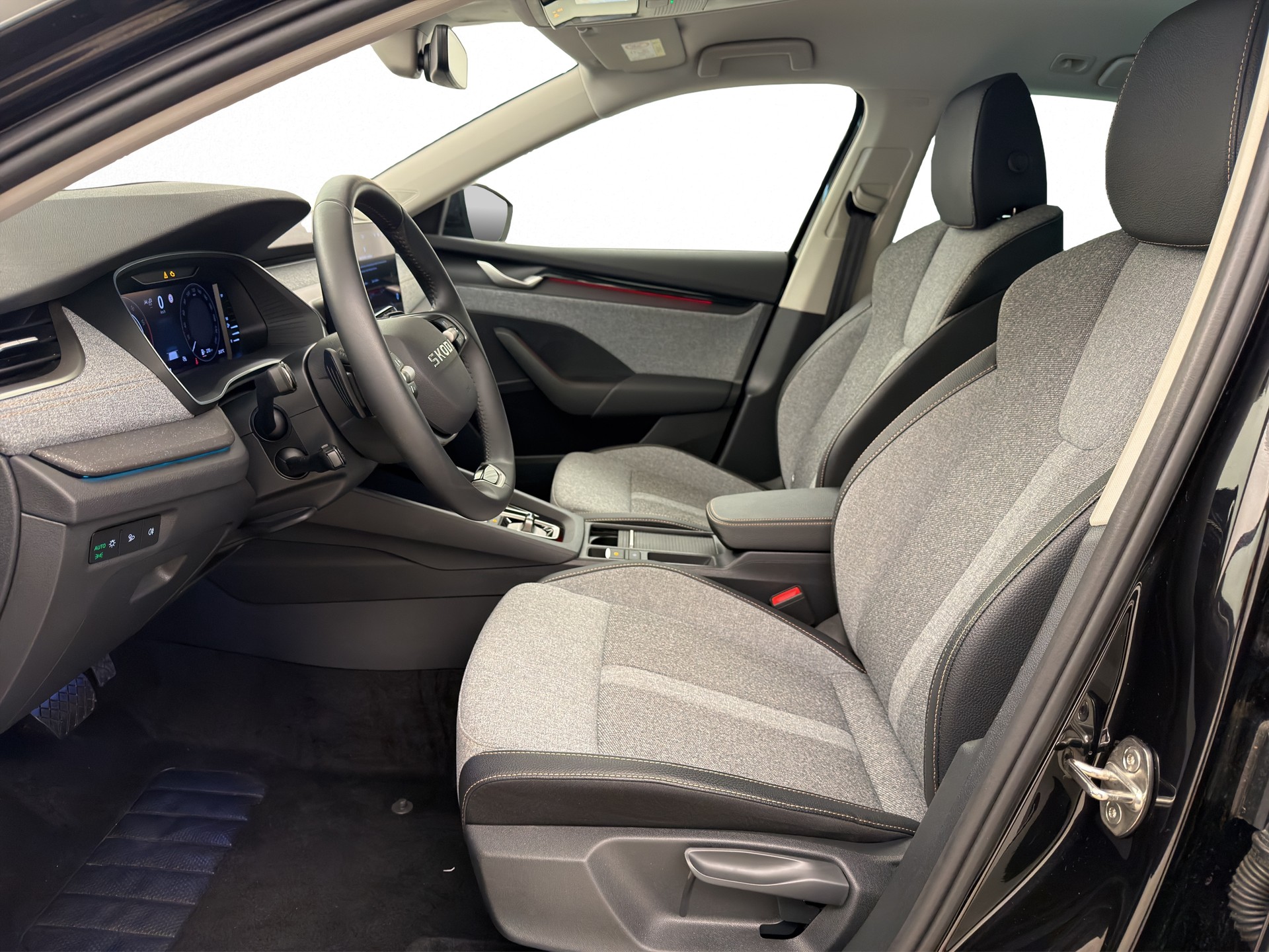 SKODA Octavia Combi 2.0 TSI Selection 4x4-image-5