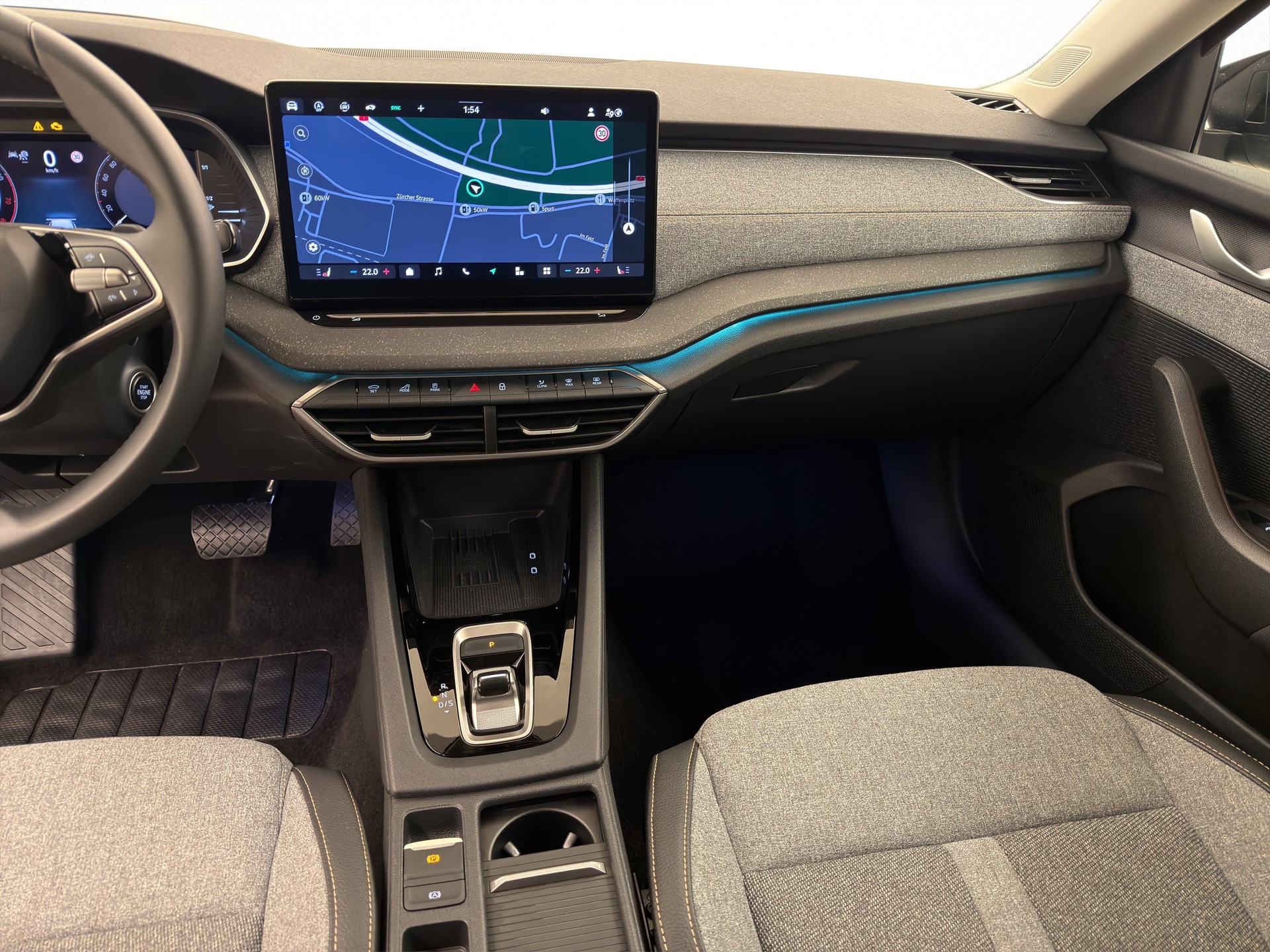 SKODA Octavia Combi 2.0 TSI Selection 4x4-image-9