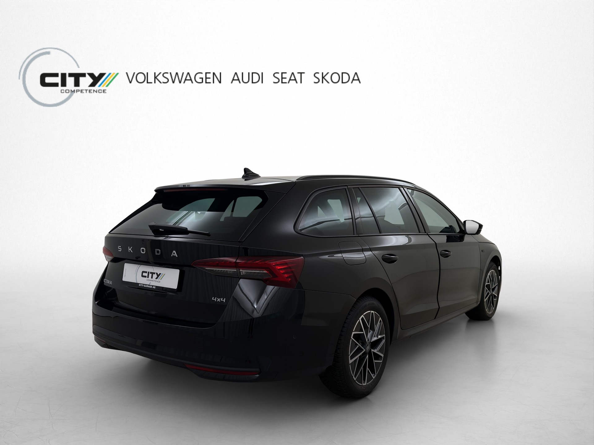 SKODA Octavia Combi 2.0 TSI Selection 4x4-image-4