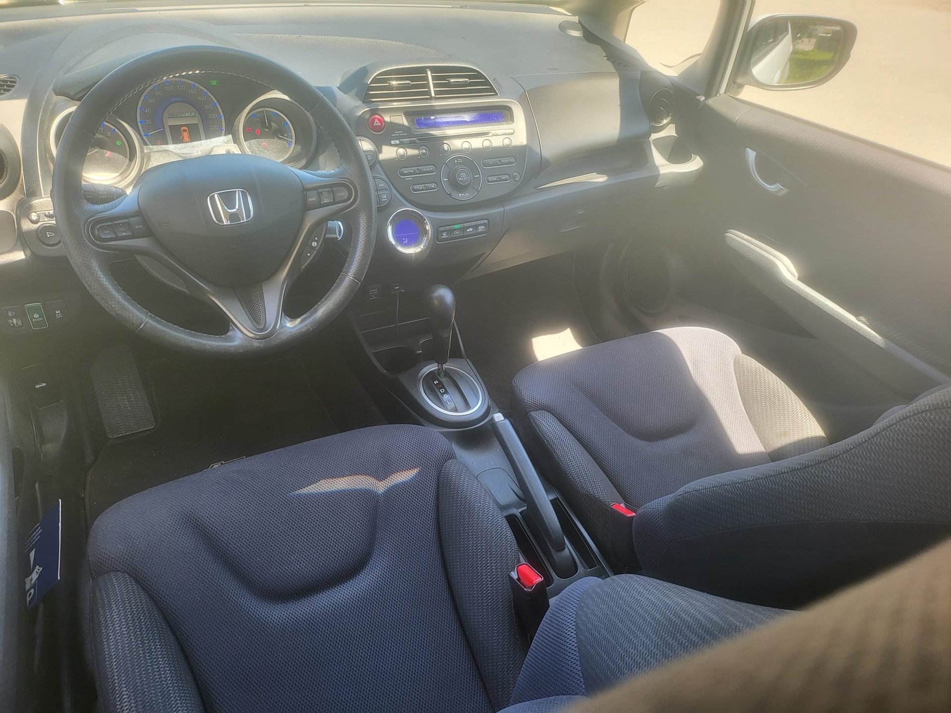 HONDA Jazz 1.3i Hybrid Elegance CVT-image-1