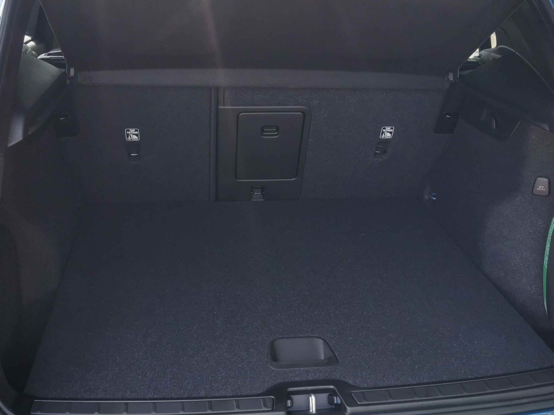 VOLVO XC40 1.5 T5 PiH Plus Dark-image-12
