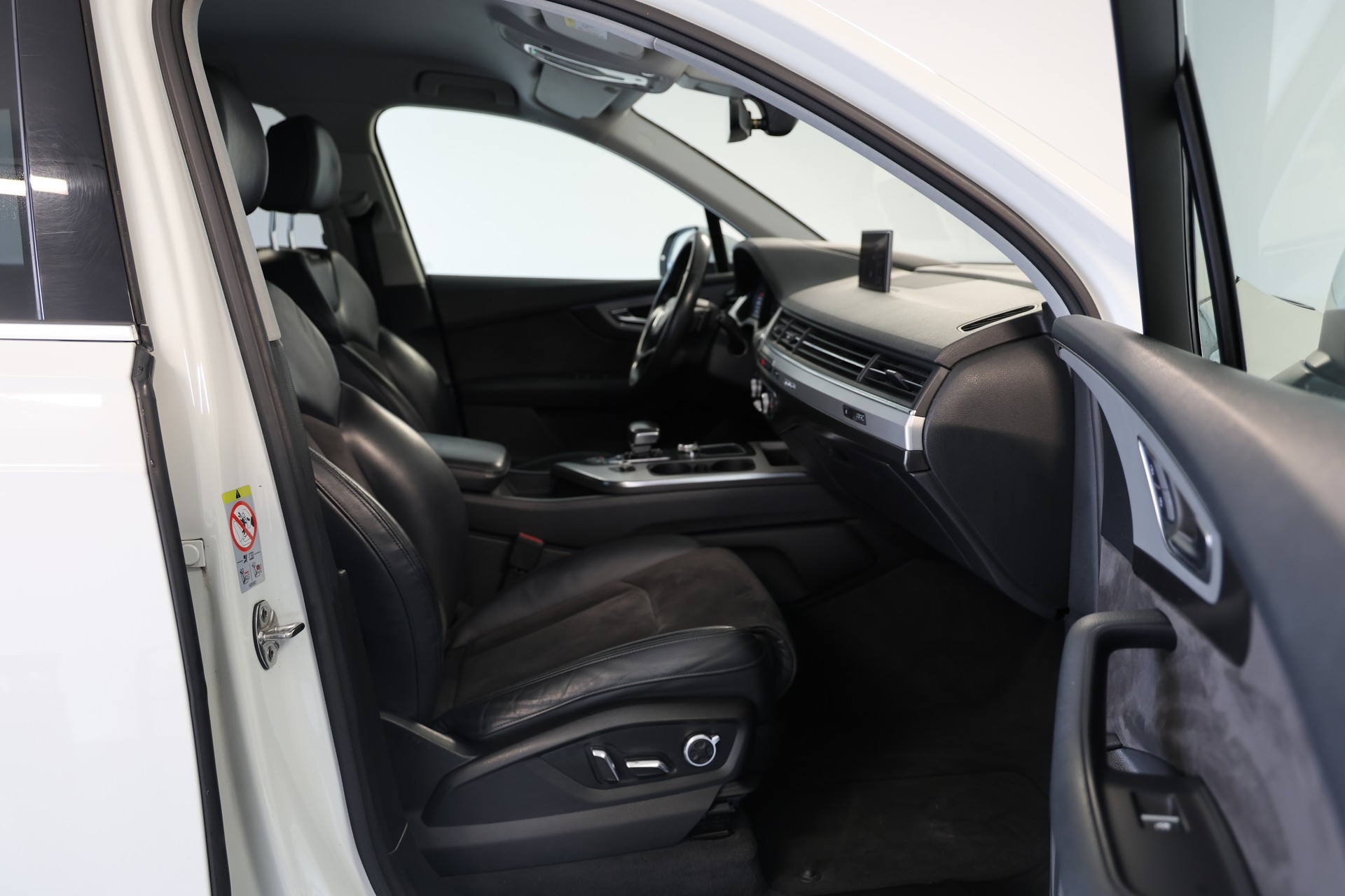 AUDI Q7 3.0 TDI ultra quattro tiptronic **7-Sitzer**-image-11