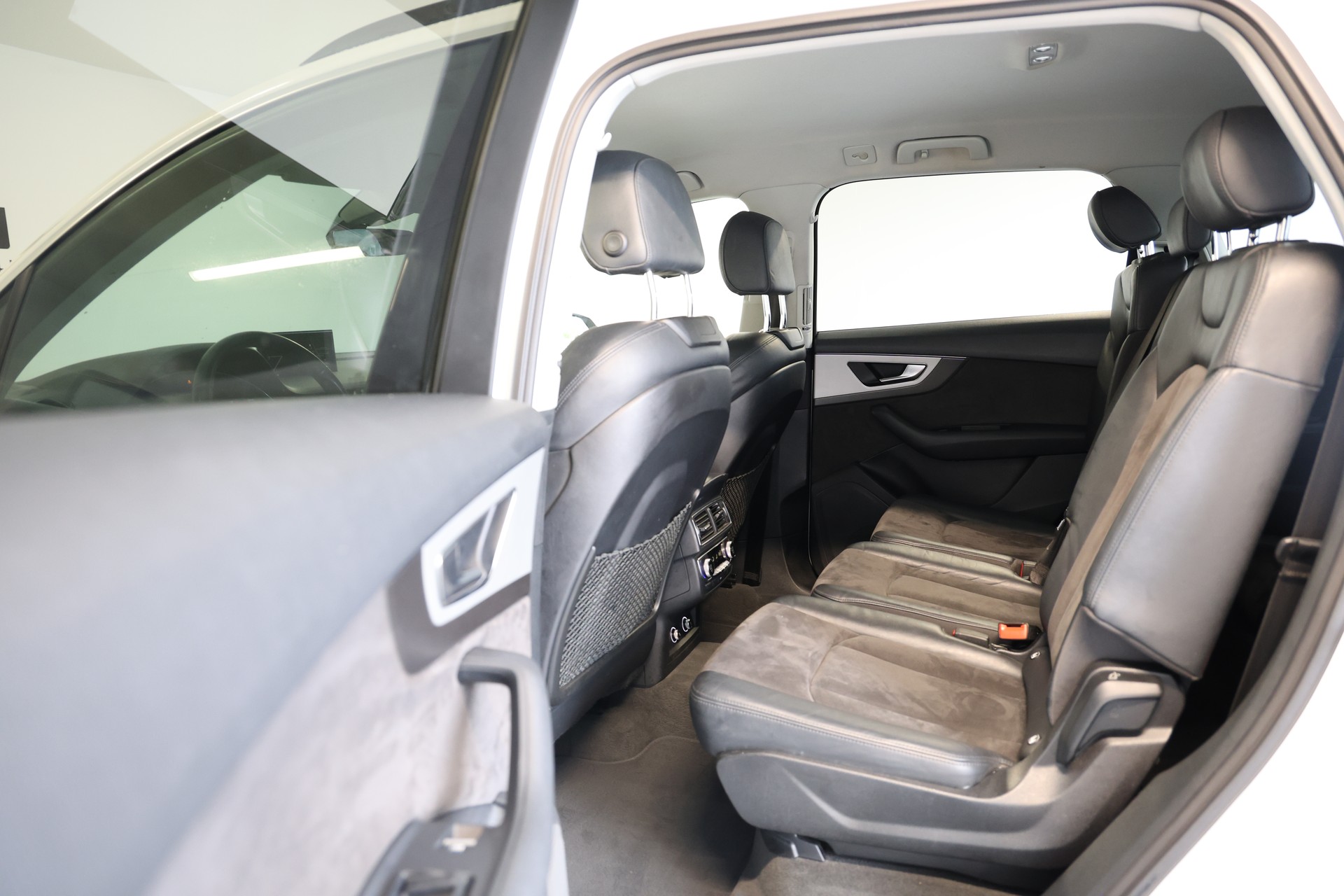 AUDI Q7 3.0 TDI ultra quattro tiptronic **7-Sitzer**-image-15