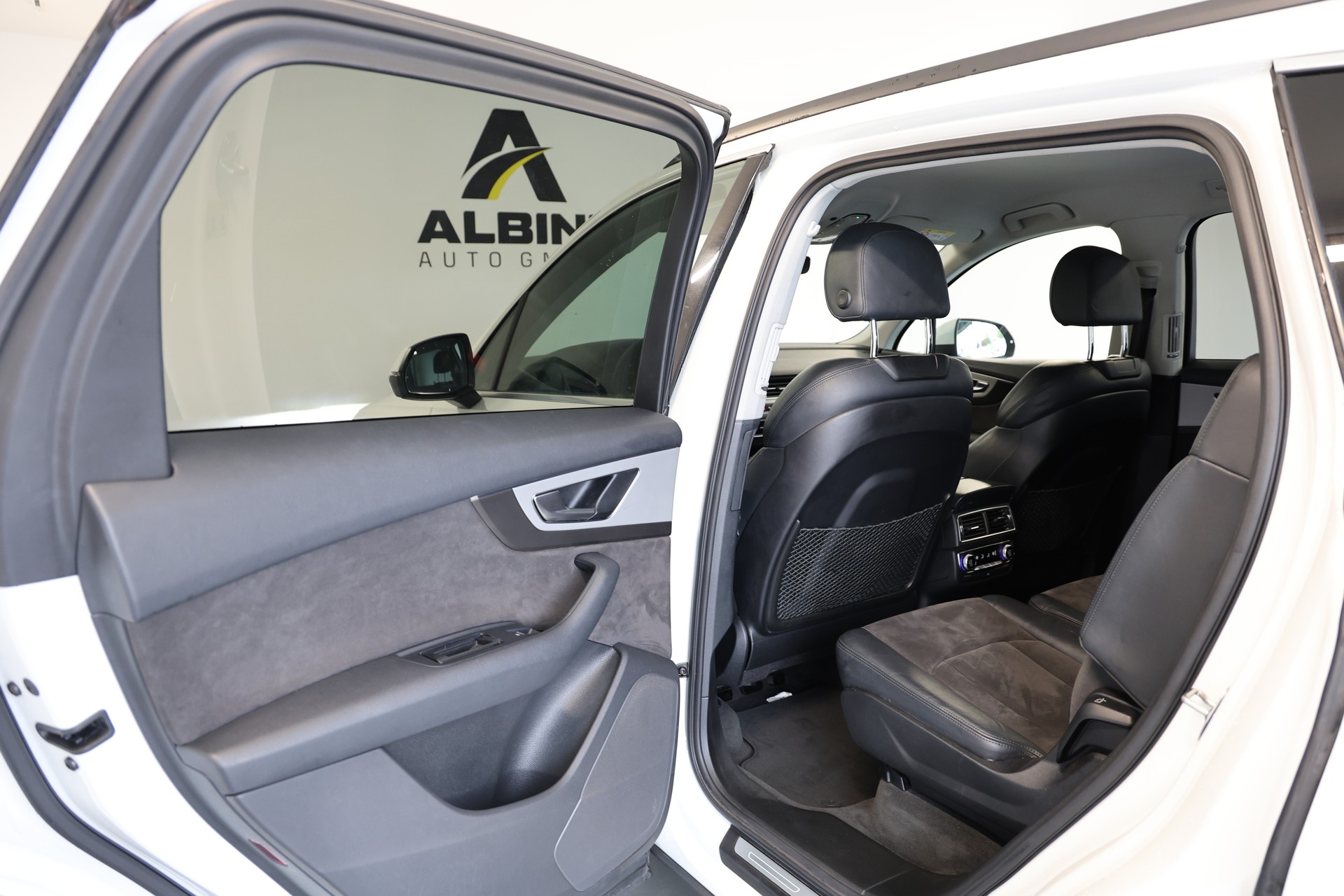 AUDI Q7 3.0 TDI ultra quattro tiptronic **7-Sitzer**-image-14